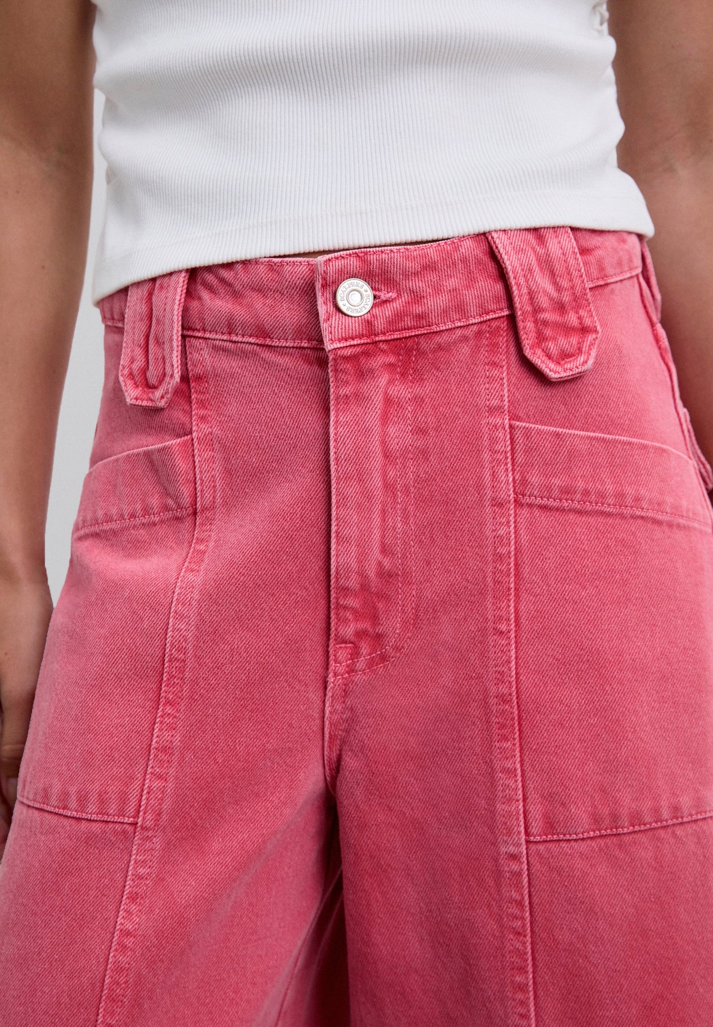 JEANS CULOTTE COM EFEITO DESBOTADO