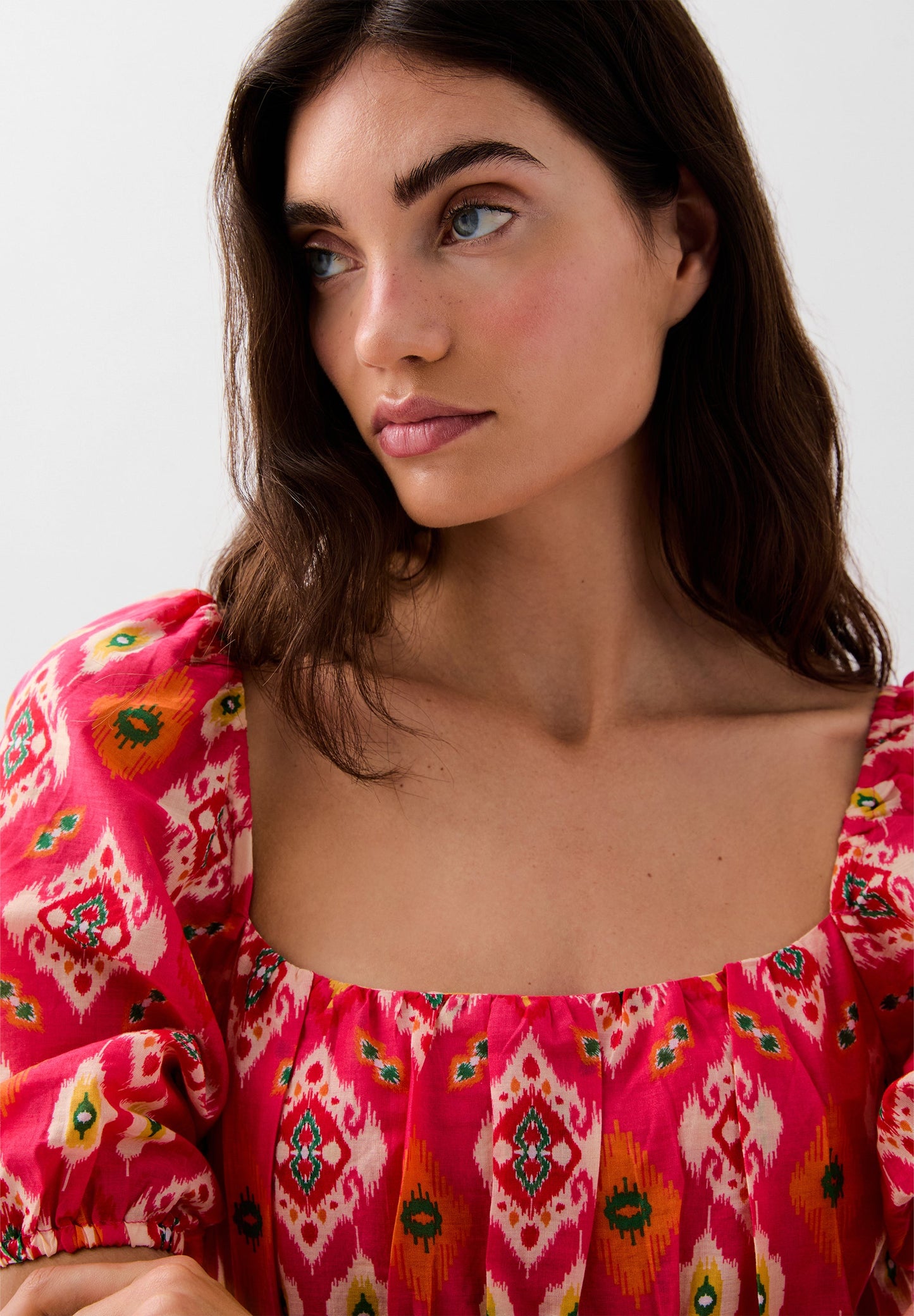VESTIDO COM PADRÃO ÉTNICO