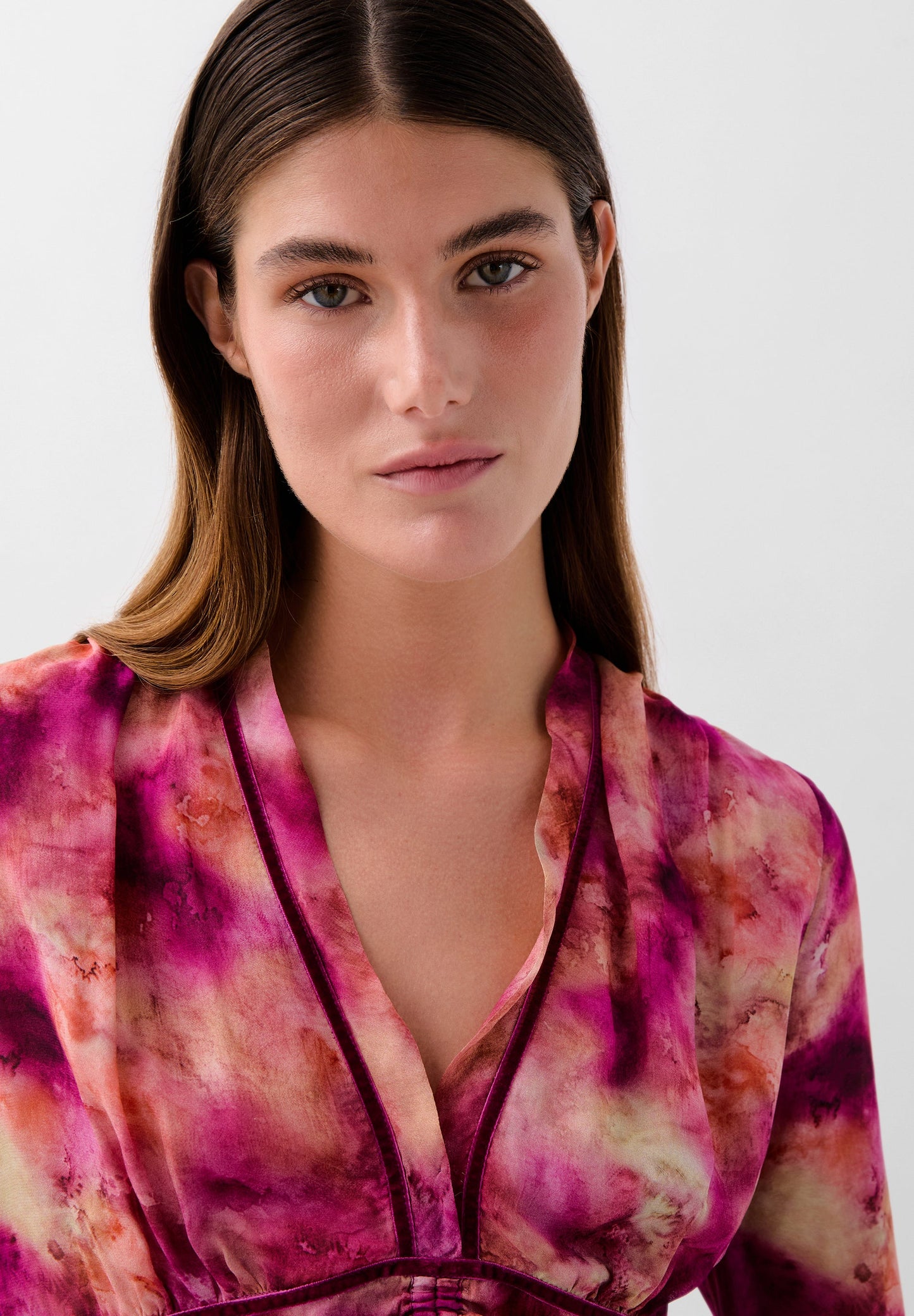 BLUSA TIE DYE ACABAMENTO VELUDO