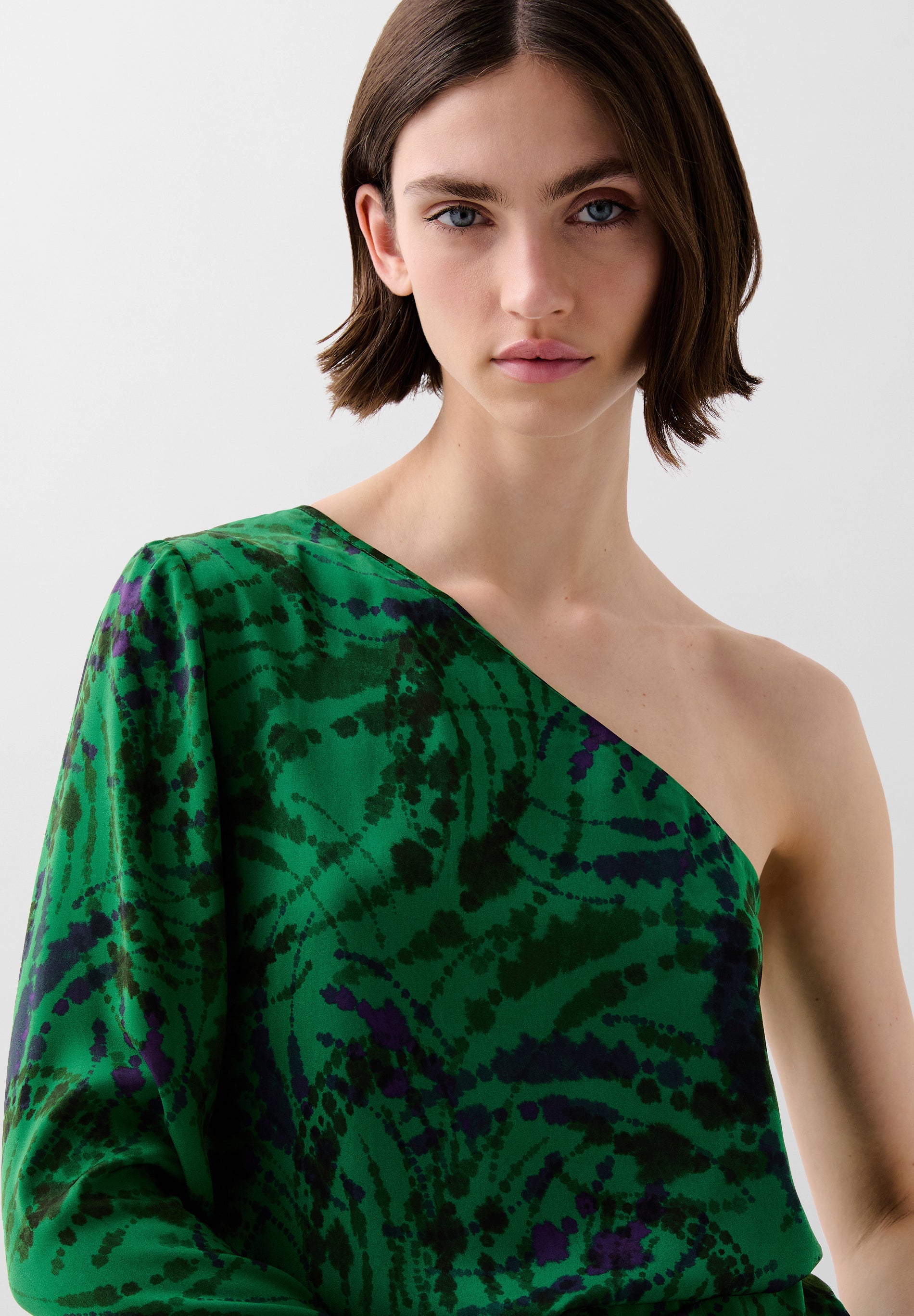 BLUSA ASSIMÉTRICA COM PADRÃO