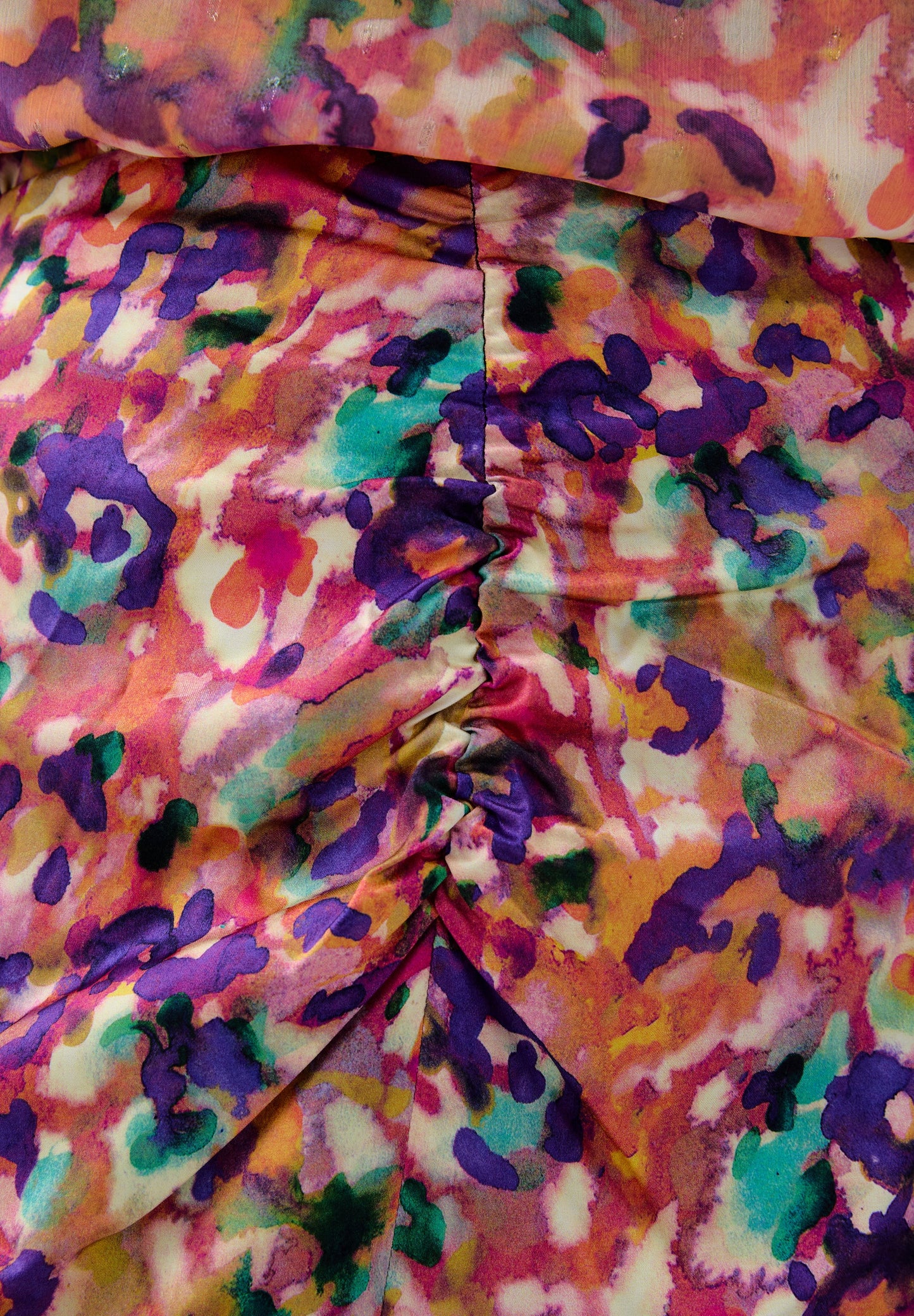 SAIA ESTAMPADA COM FOLHOS