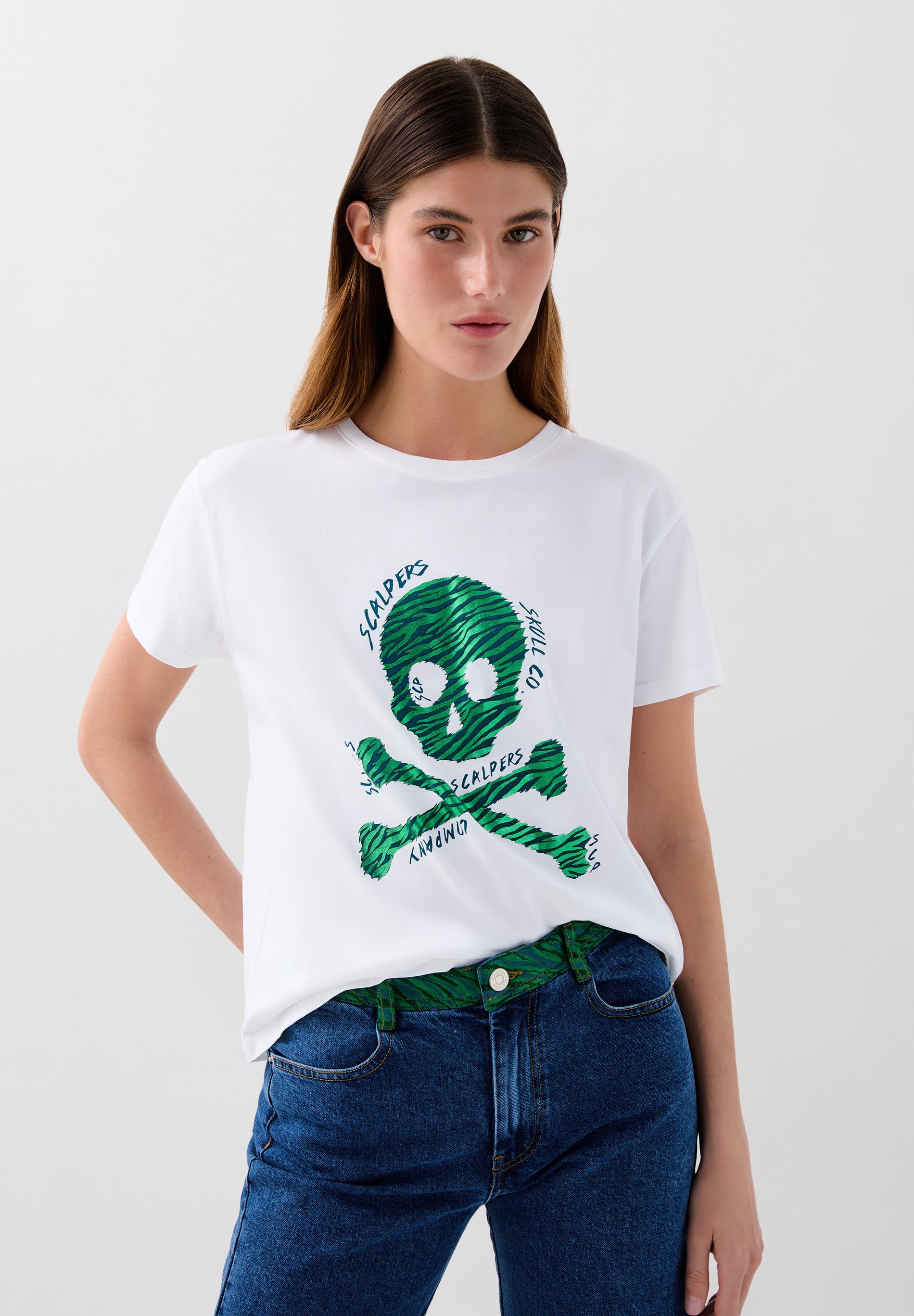 T-SHIRT COM LOGÓTIPO E ESTAMPADO ANIMAL