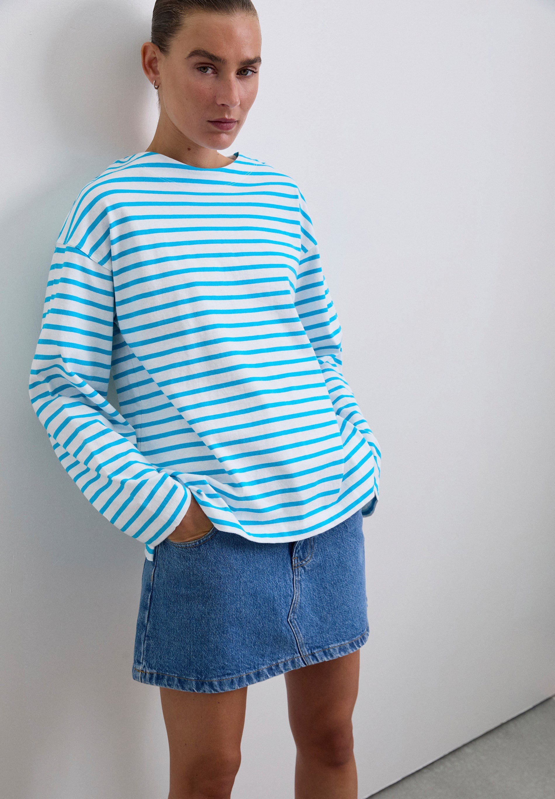 T-SHIRT ÀS RISCAS RELAXED