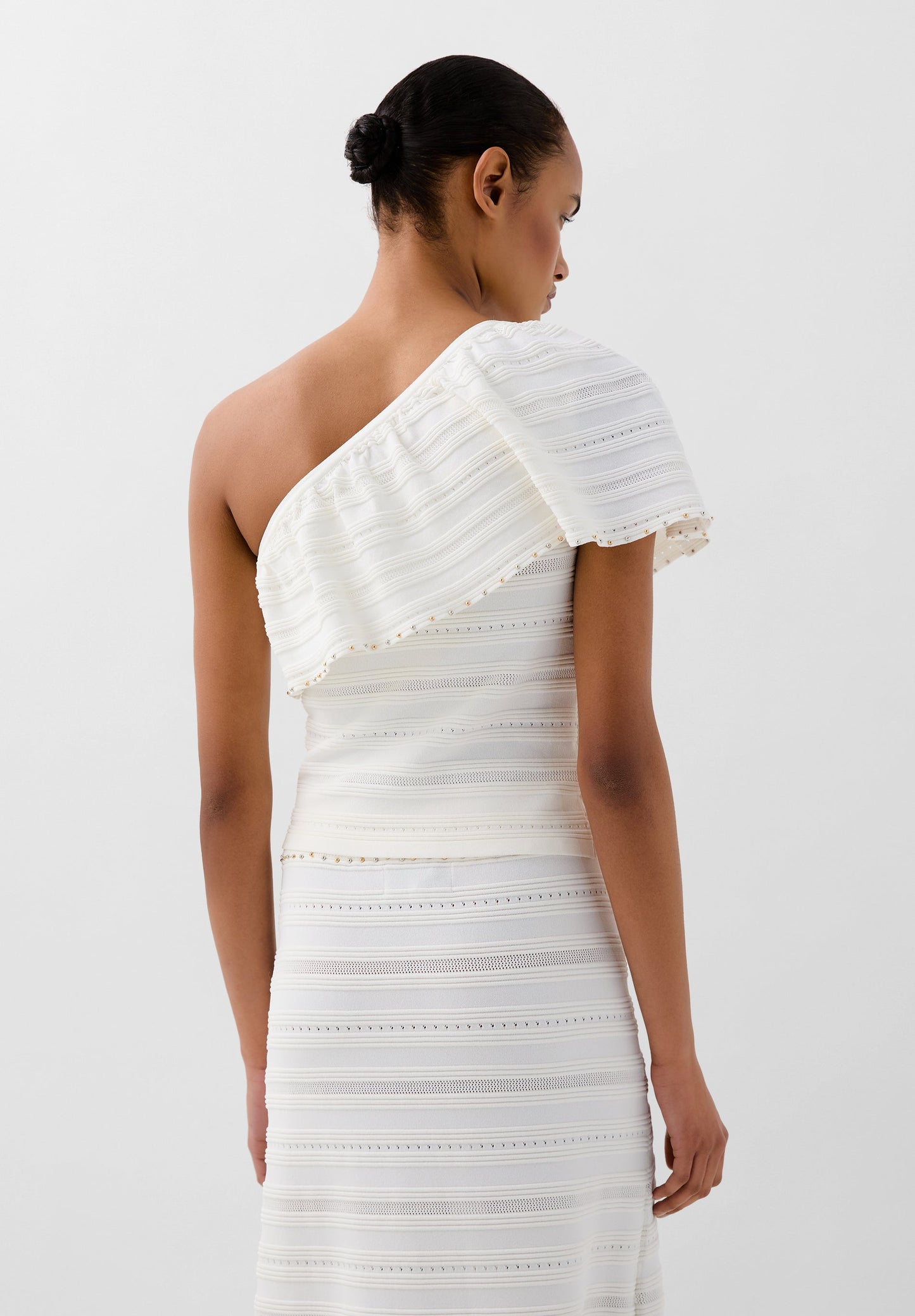 TOP DE MALHA COM TACHAS SCASY
