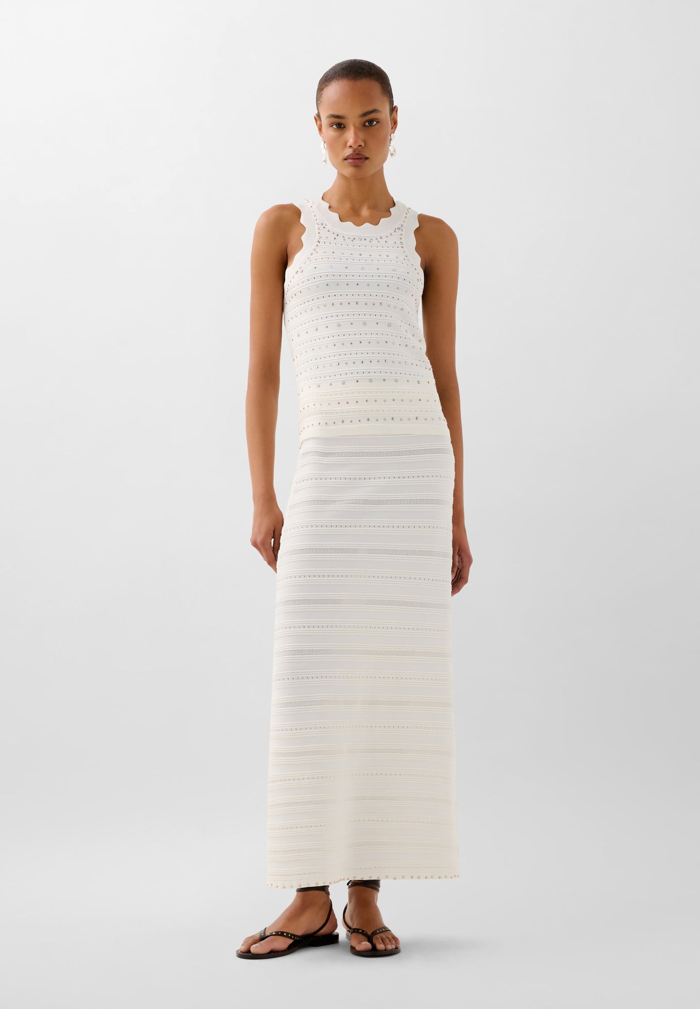 TOP DE MALHA COM TACHAS SCWHITE