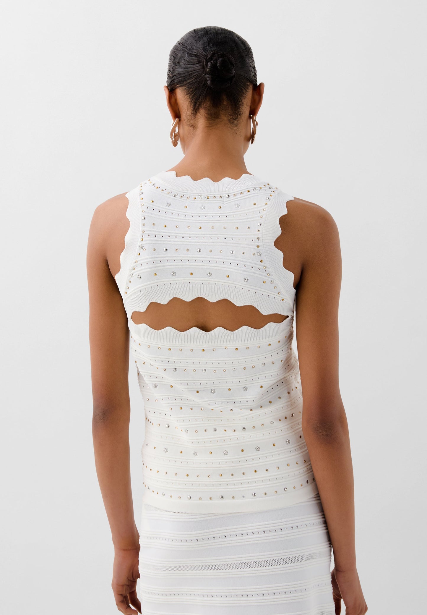 TOP DE MALHA COM TACHAS SCWHITE