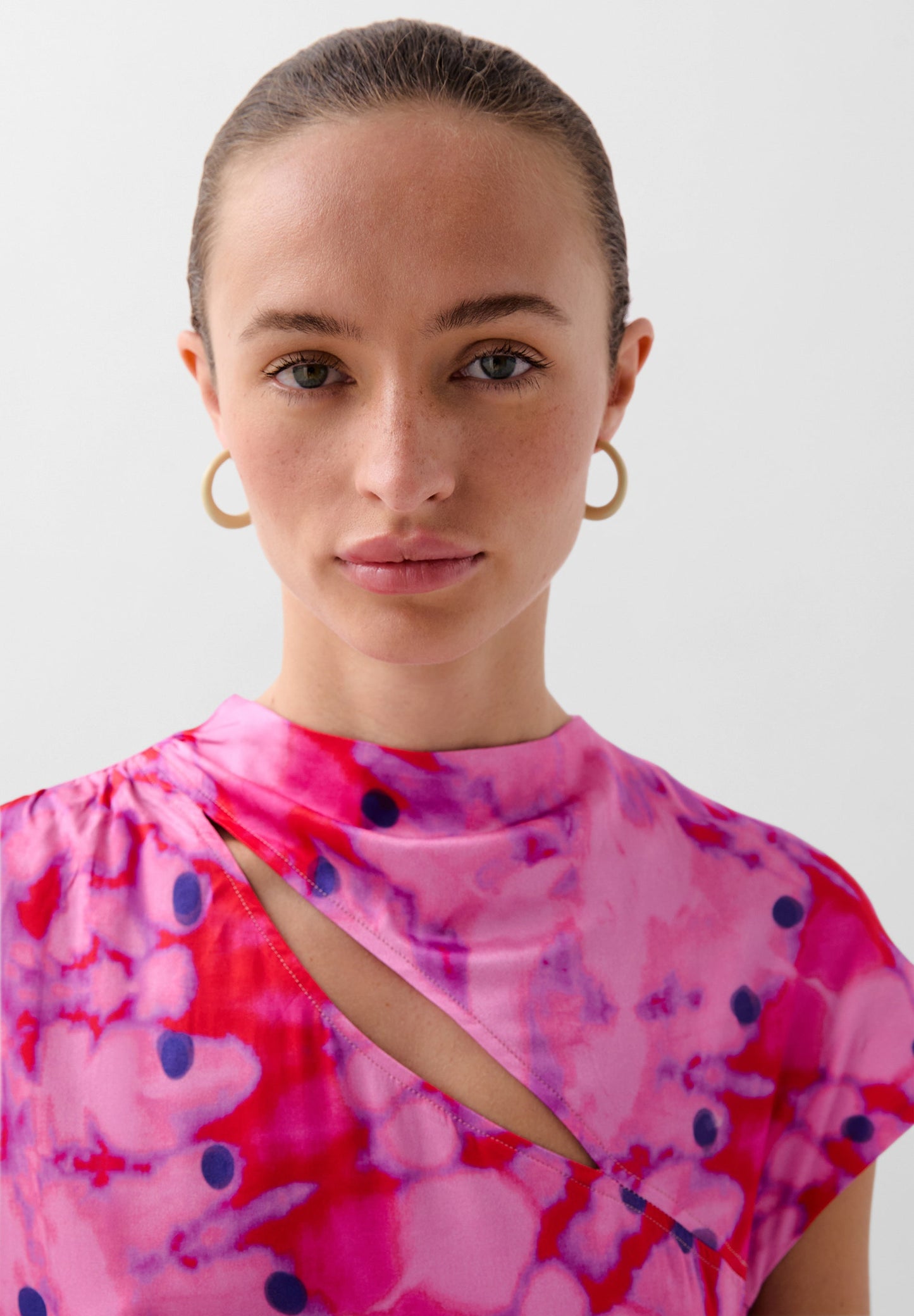 VESTIDO TIE-DYE COM ABERTURAS