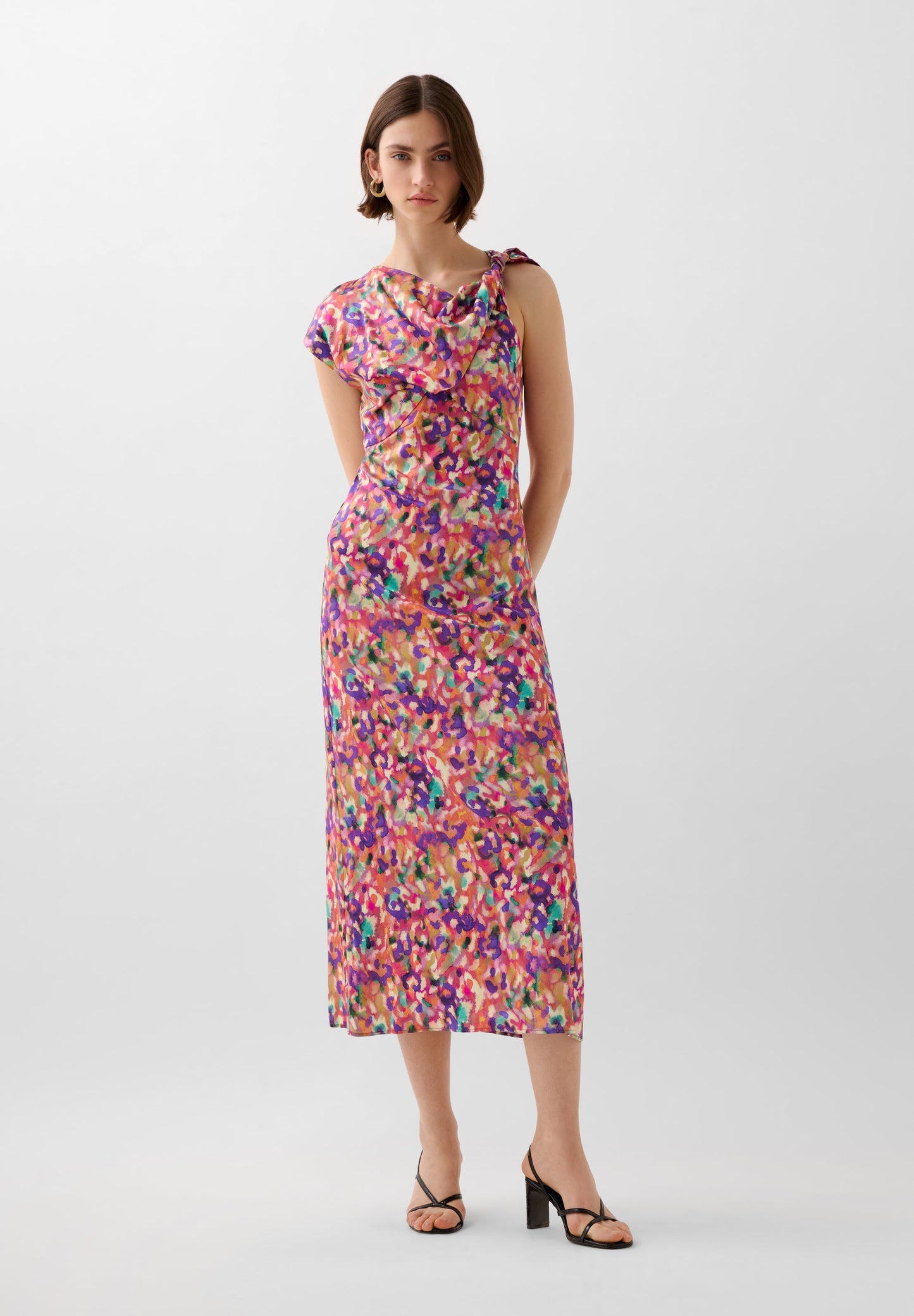 VESTIDO MIDI COM PORMENOR DE DECOTE