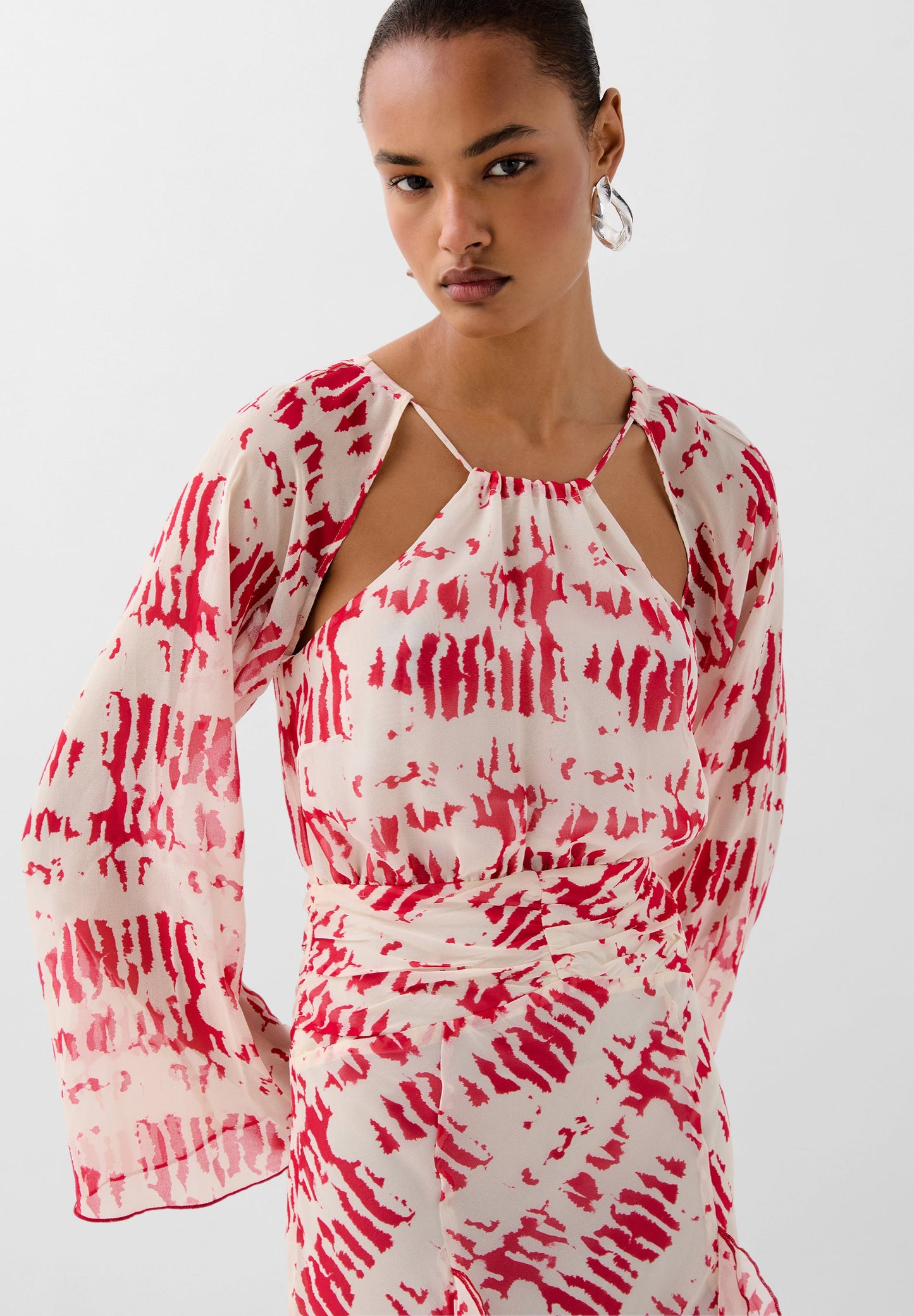 VESTIDO COM PADRÃO MULTIPOSIÇÃO