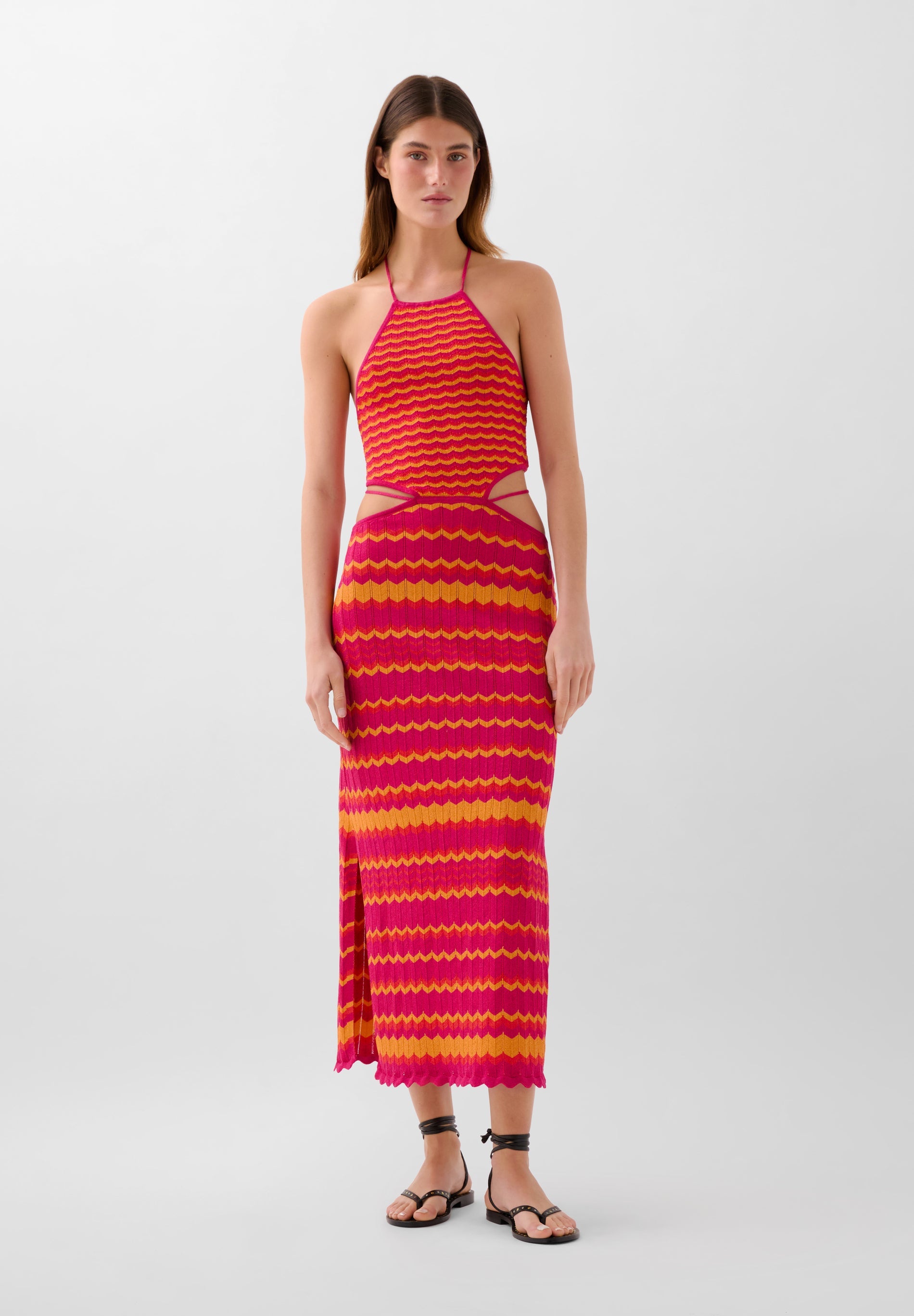 VESTIDO DE MALHA BICOLOR COM ABERTURAS