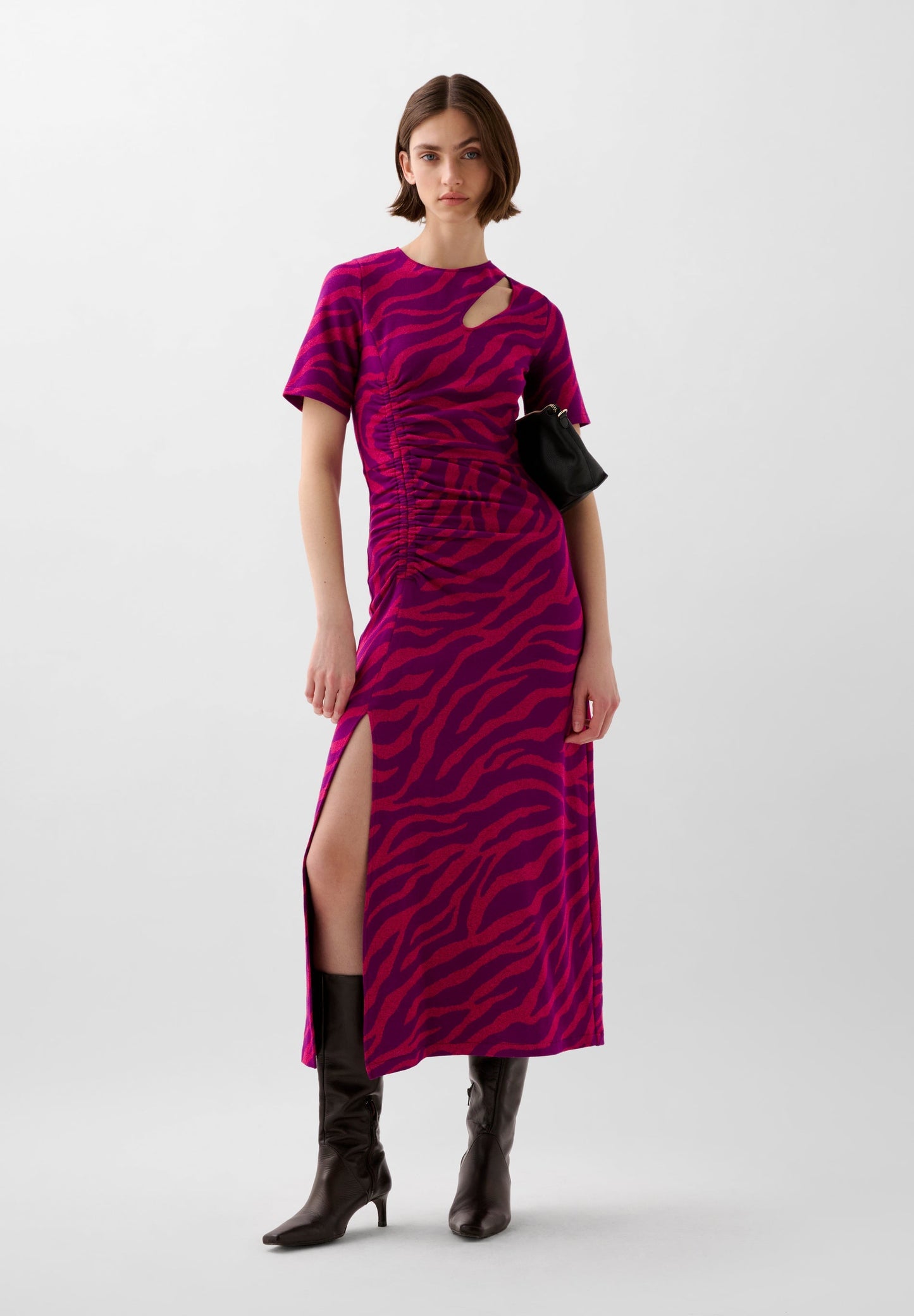 VESTIDO COM ABERTURAS EM ESTAMPADO ANIMAL