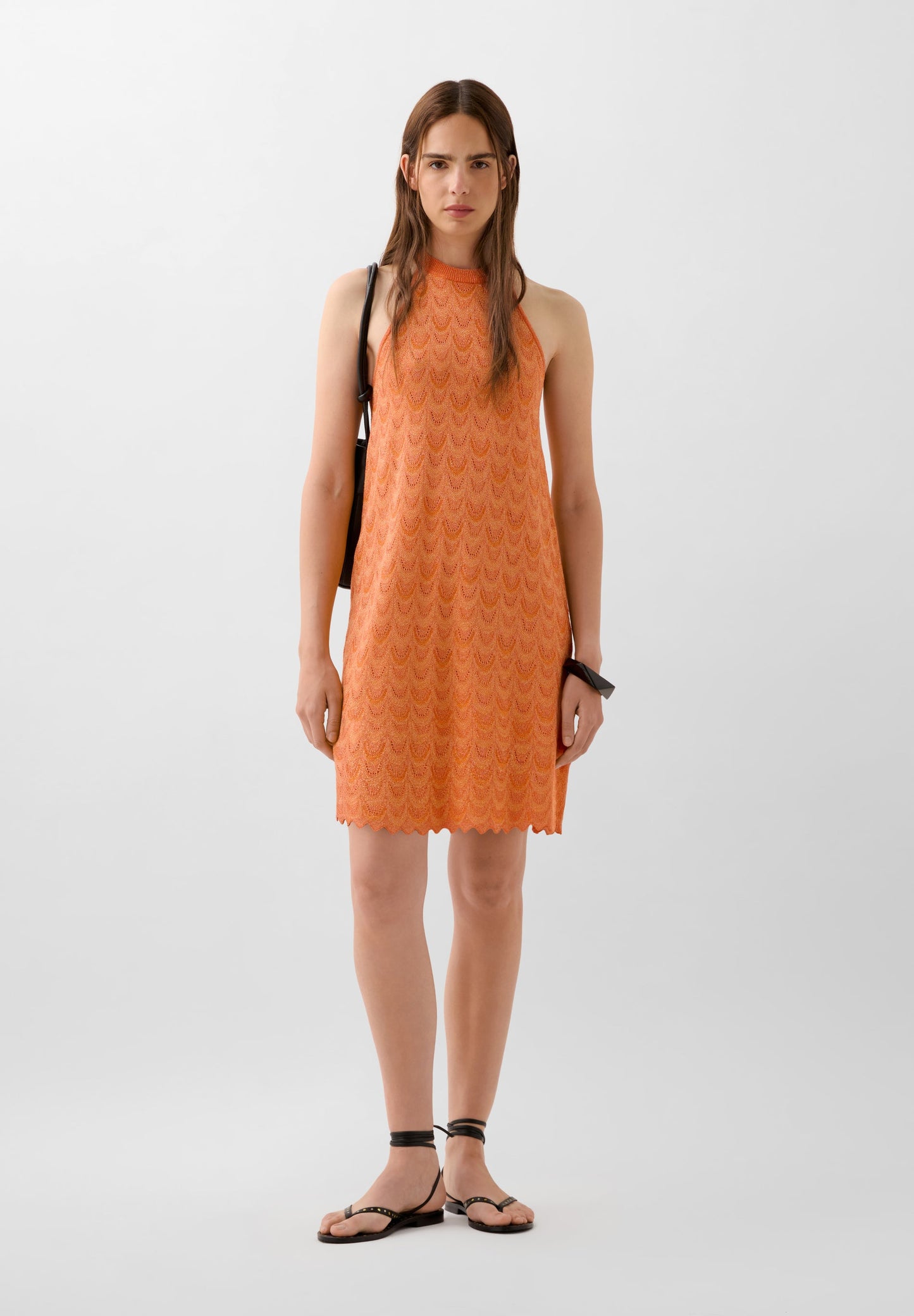 VESTIDO MINI HALTER DE MALHA COM FIO METALIZADO