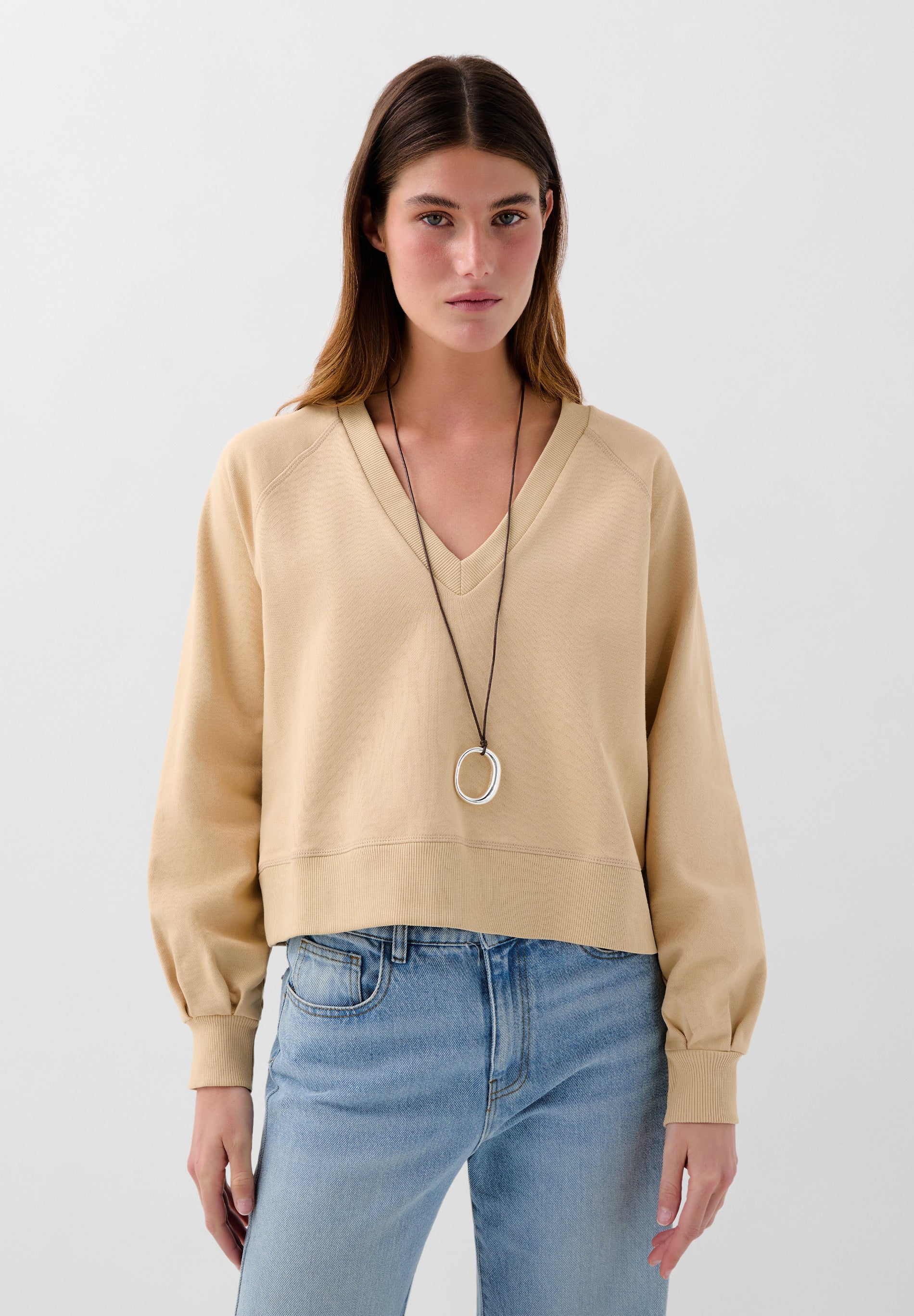 SWEATSHIRT BÁSICA COM DECOTE EM BICO