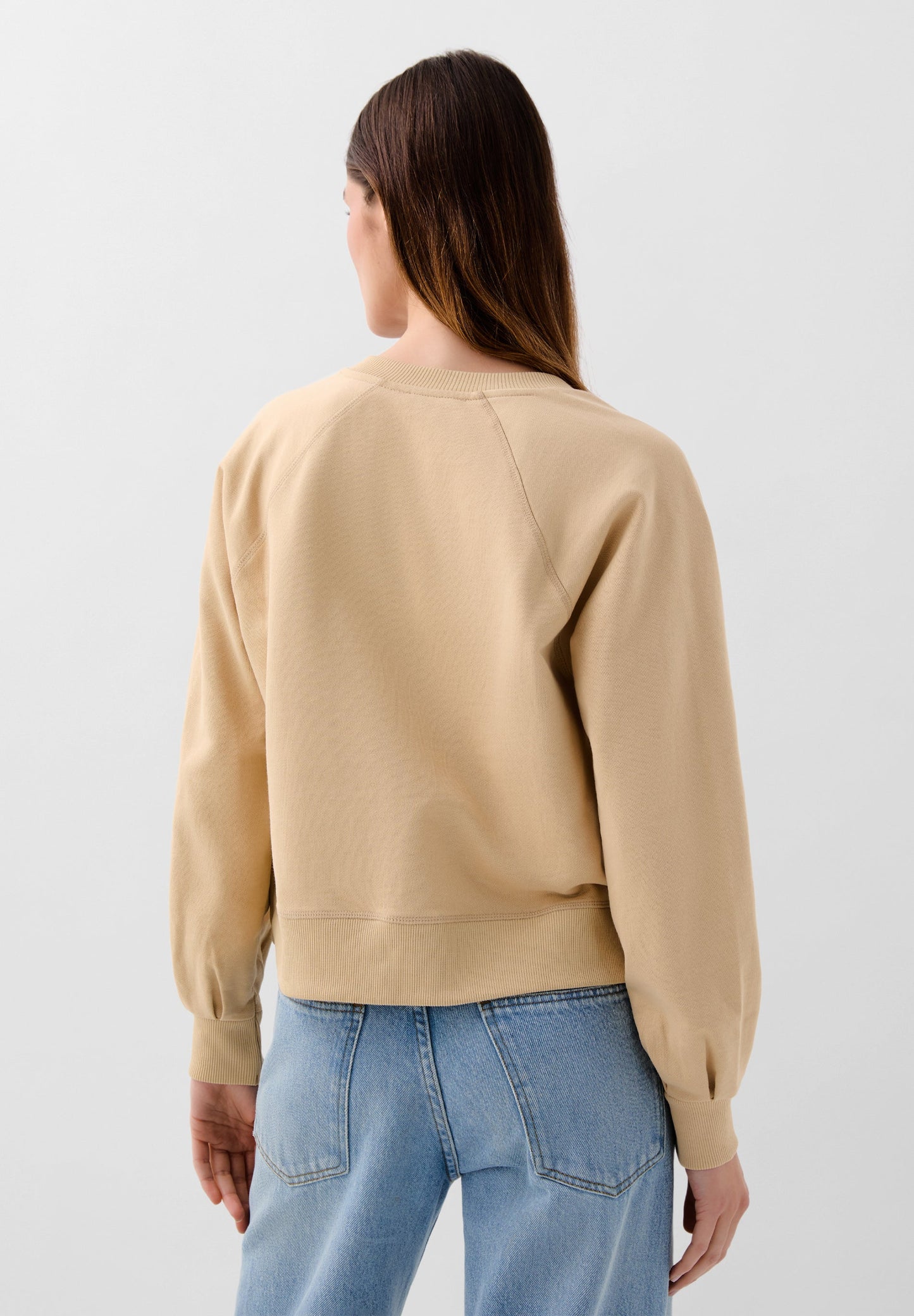 SWEATSHIRT BÁSICA COM DECOTE EM BICO