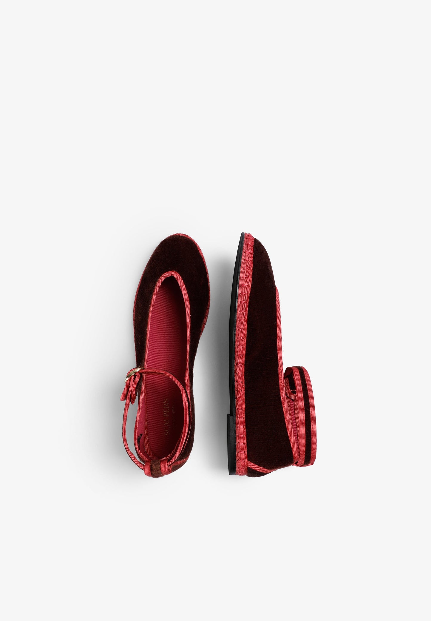 SLIPPER DE VELUDO COM FIVELA PULSEIRA