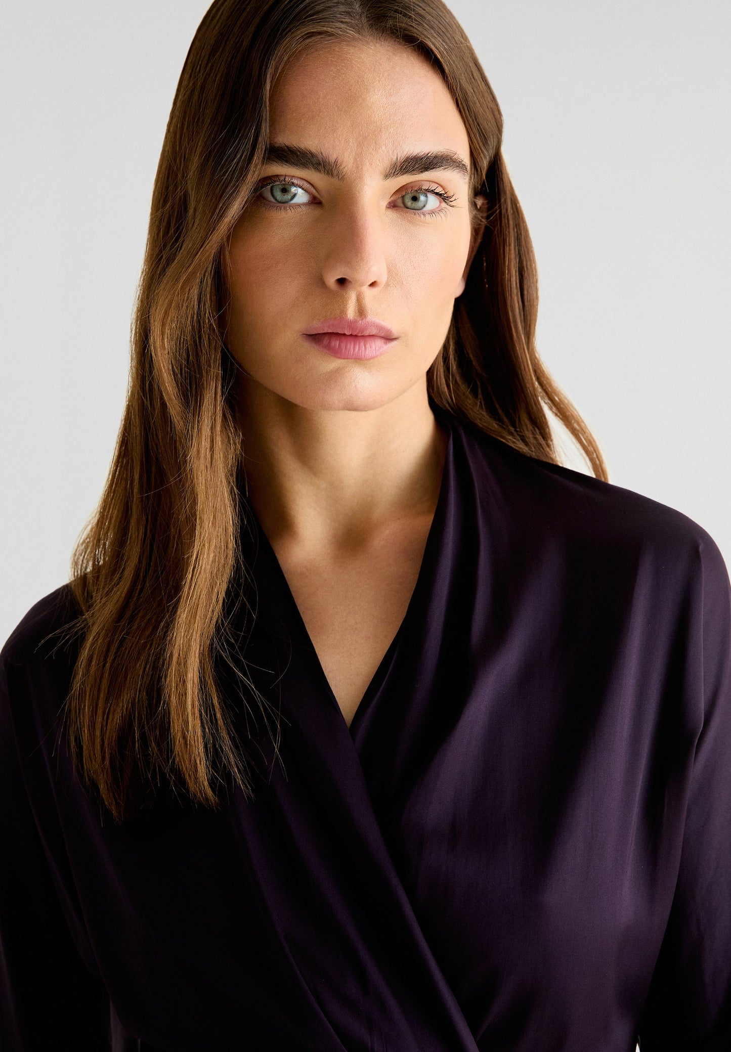 VESTIDO ACETINADO CRUZADO