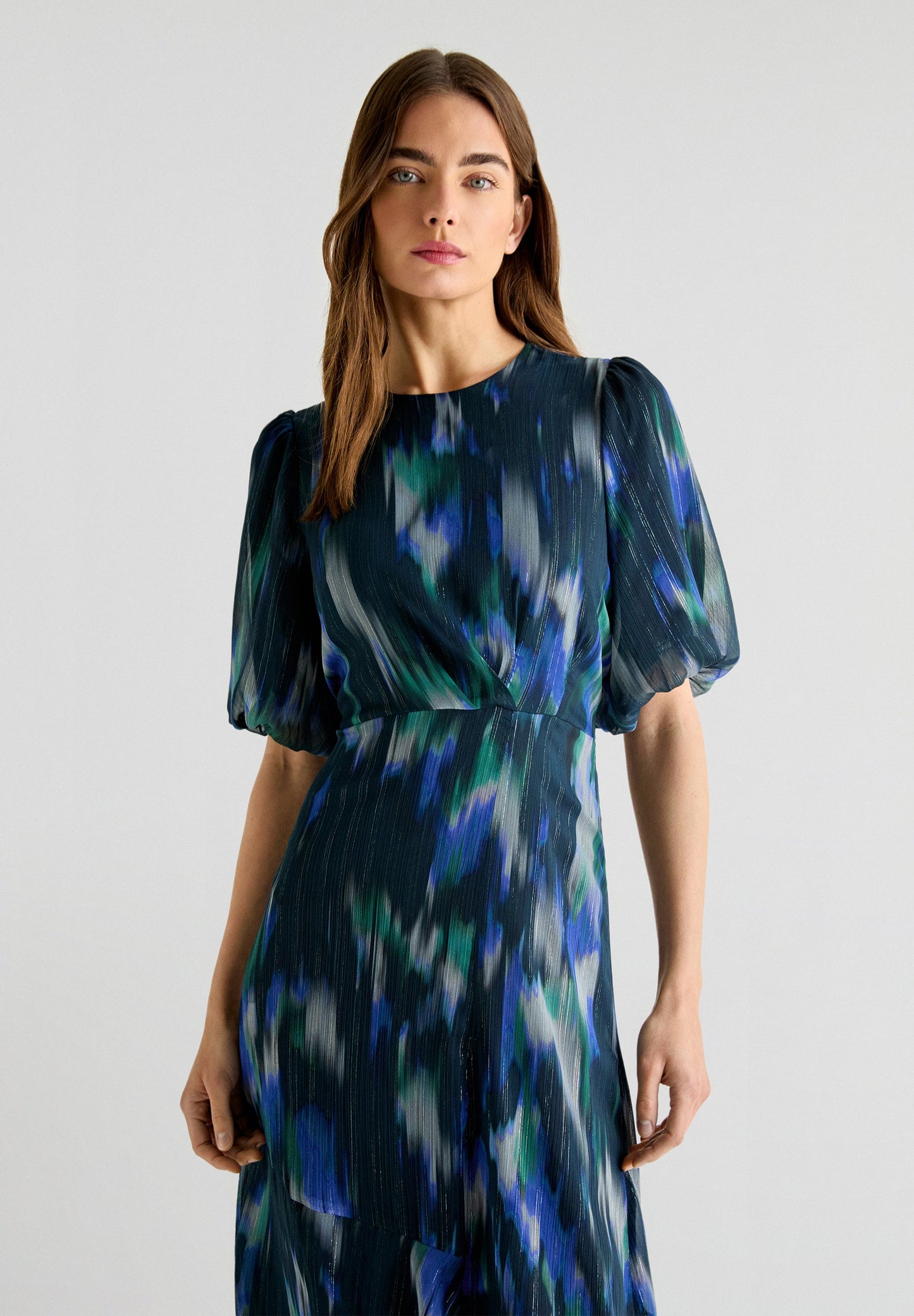 VESTIDO PADRÃO MANGA ABALONADA