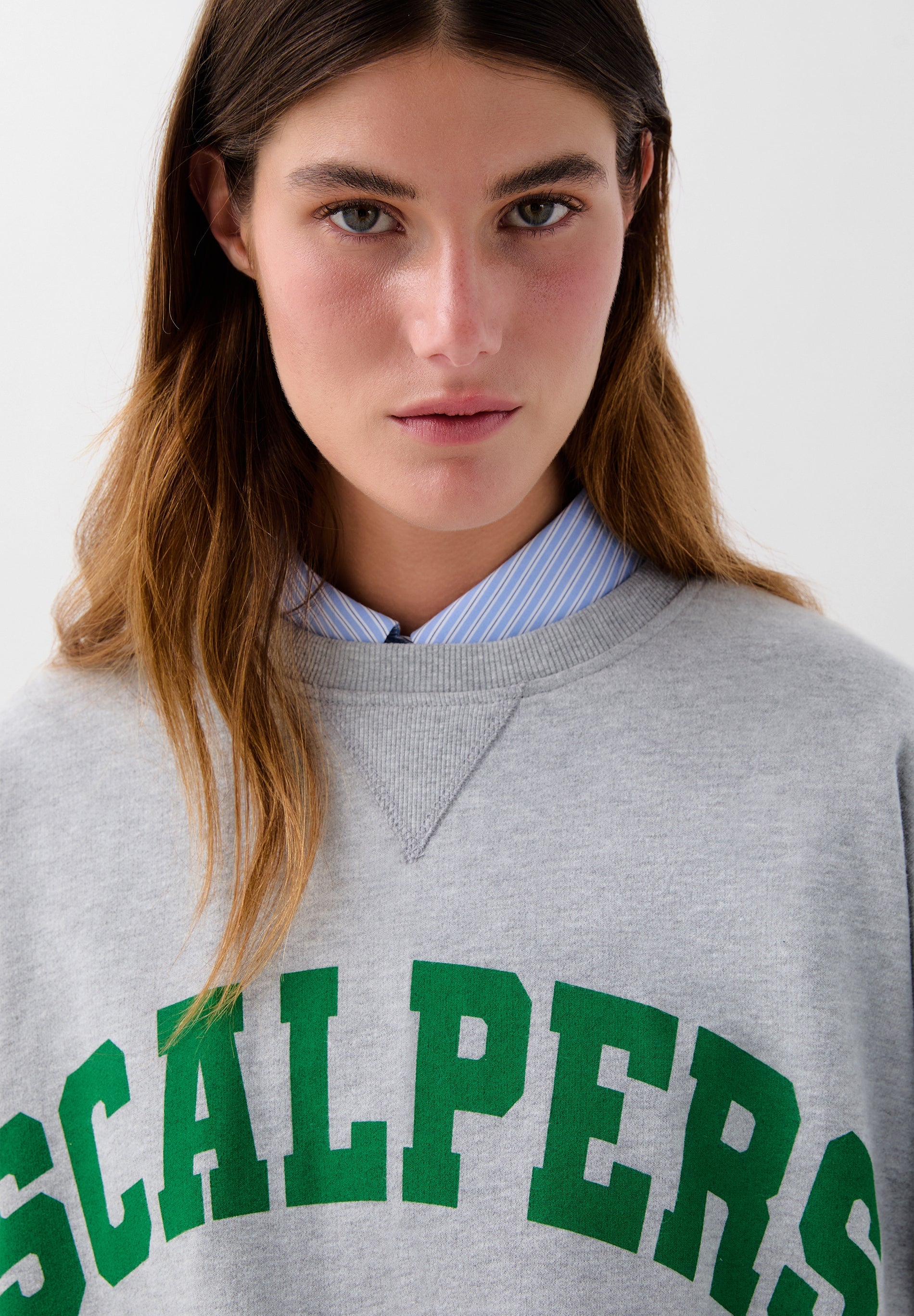 SWEATSHIRT COM LOGÓTIPO EM CONTRASTE