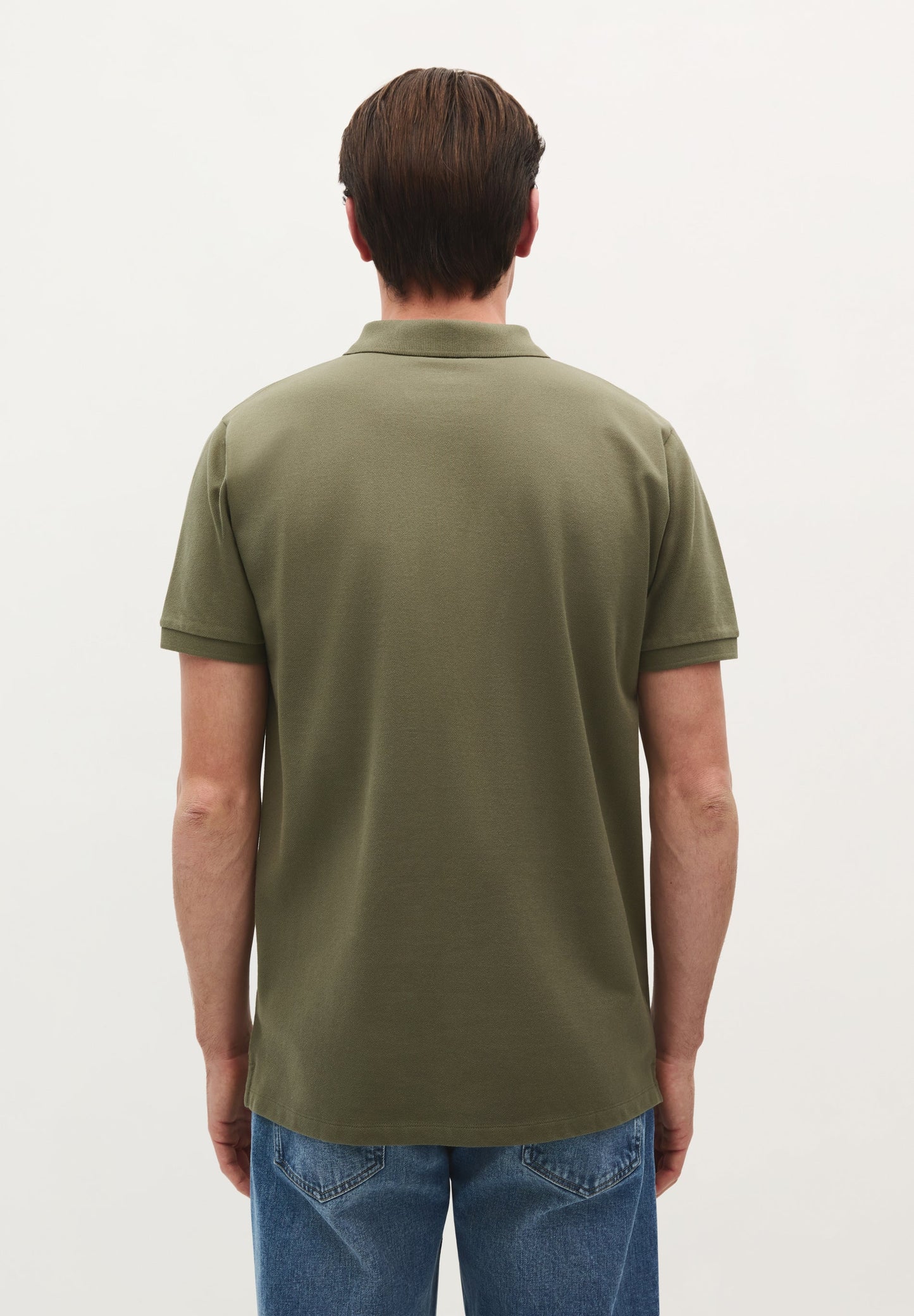 CAMISA POLO EM PIQUÉ COM LOGÓTIPO