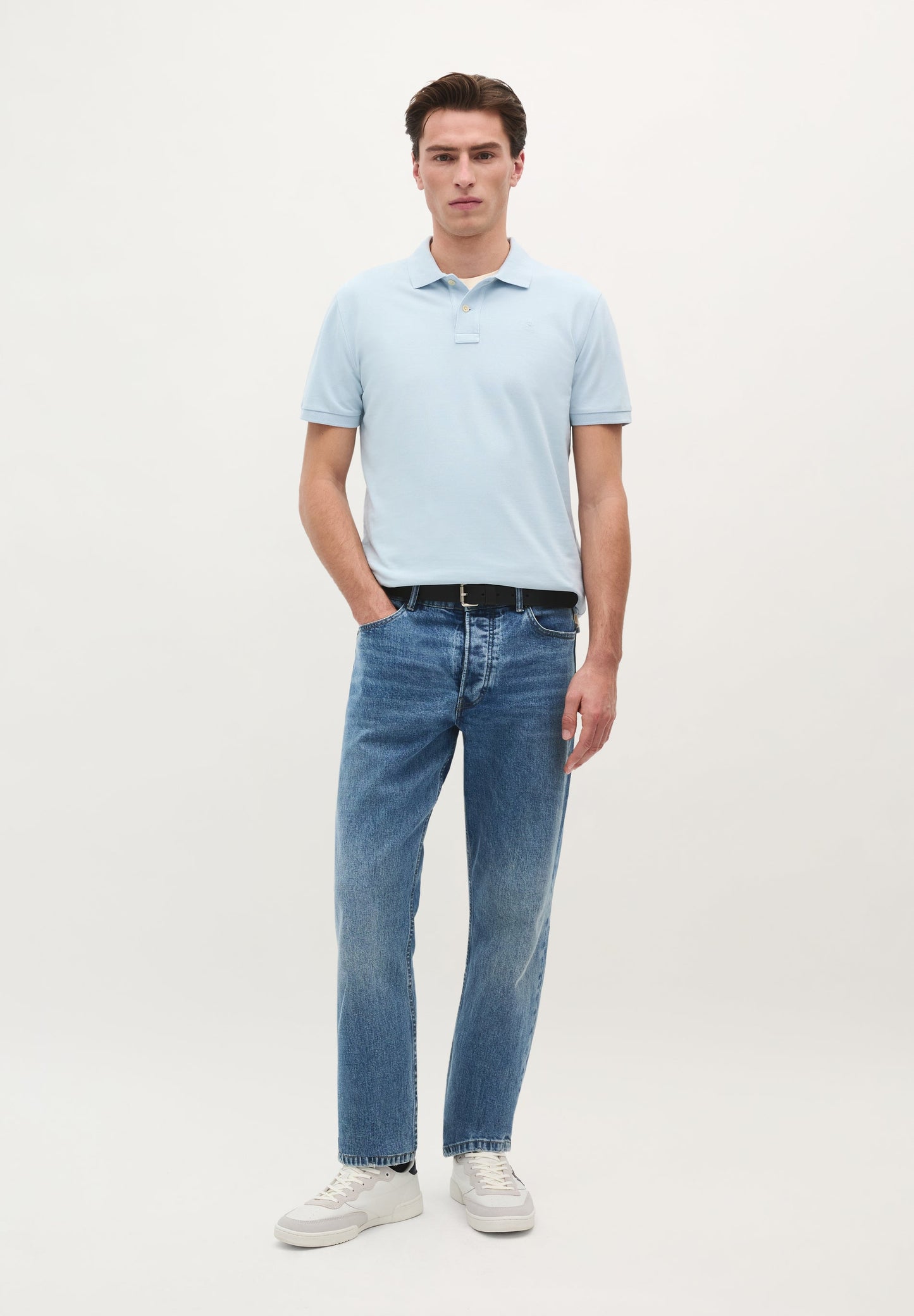 CAMISA POLO EM PIQUÉ COM LOGÓTIPO