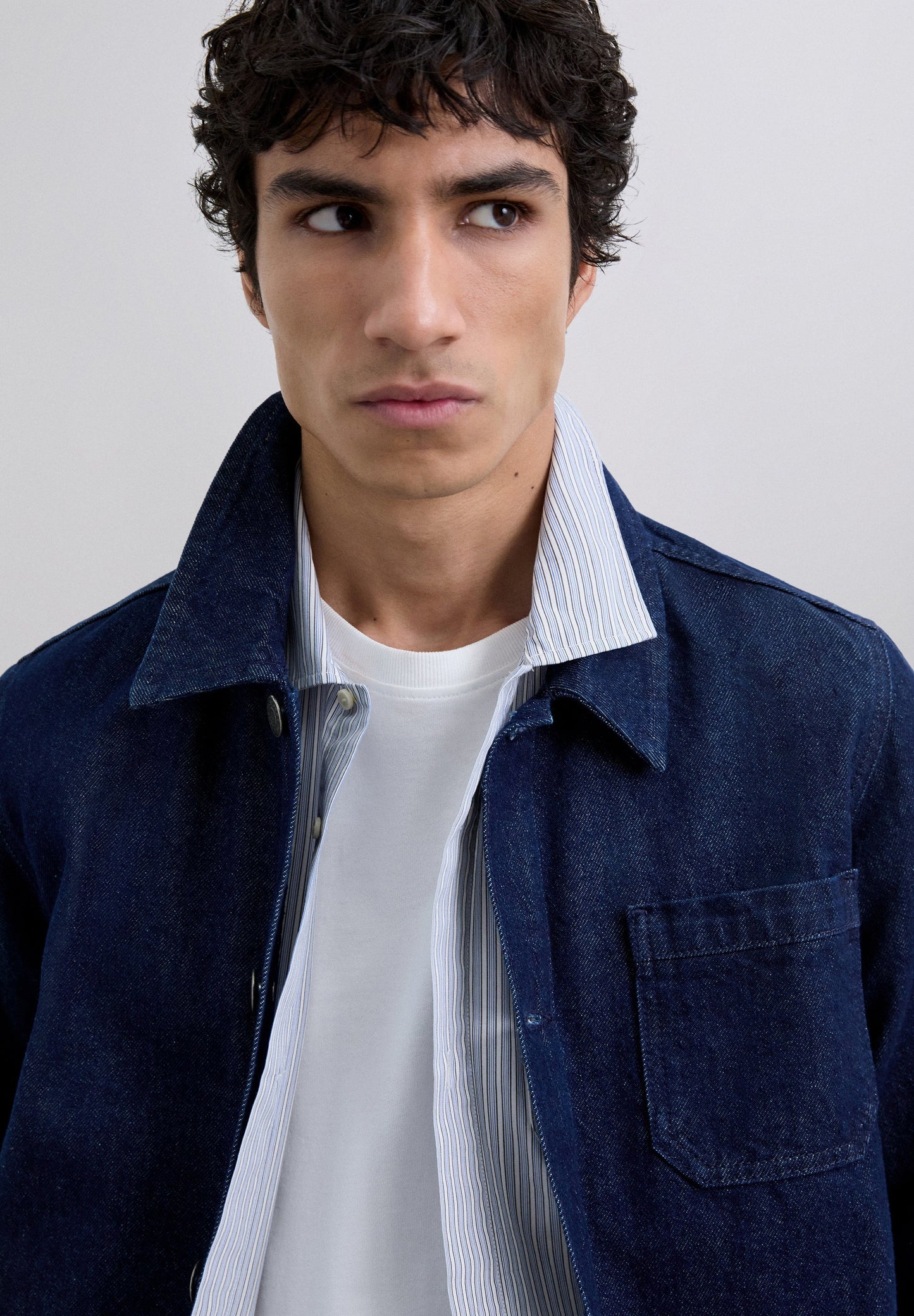 CASACO JEANS EFEITO DESBOTADO