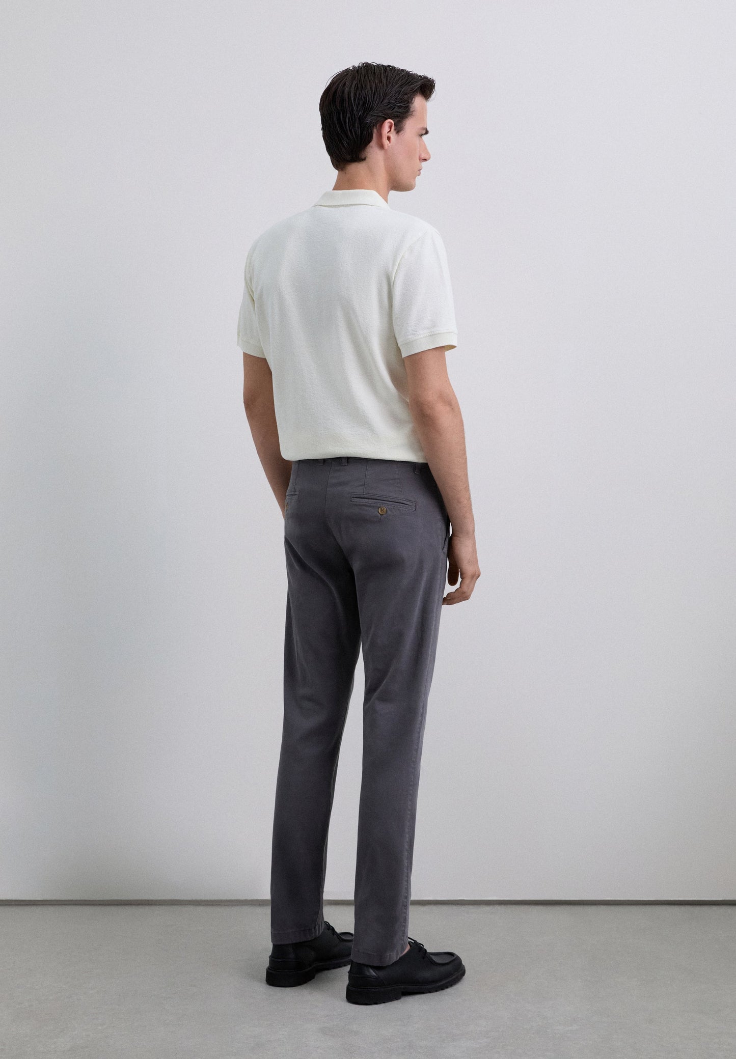 PANTALÓN CHINO PINZAS - Scalpers