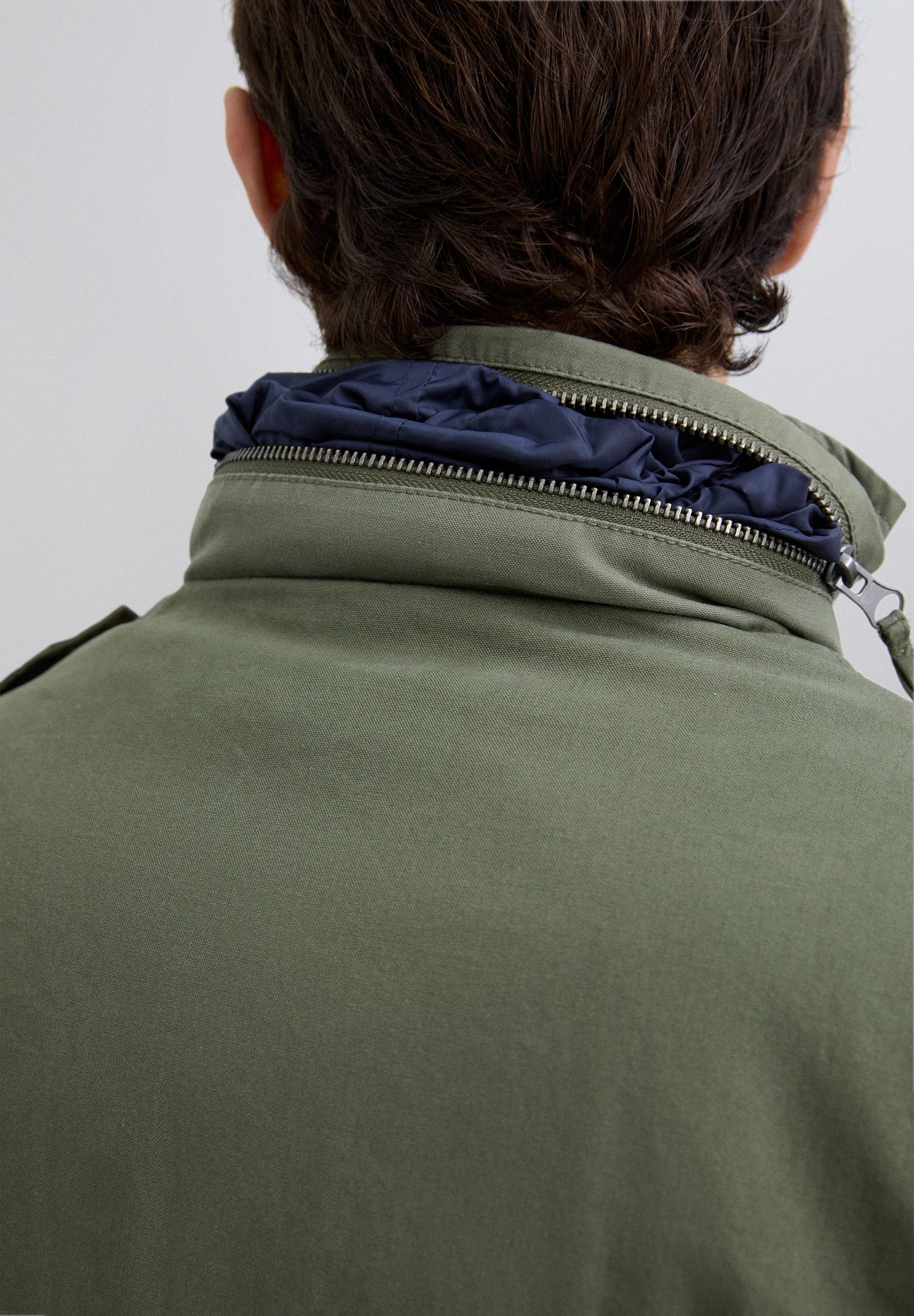 BLUSÃO MILITAR COM CAPUZ