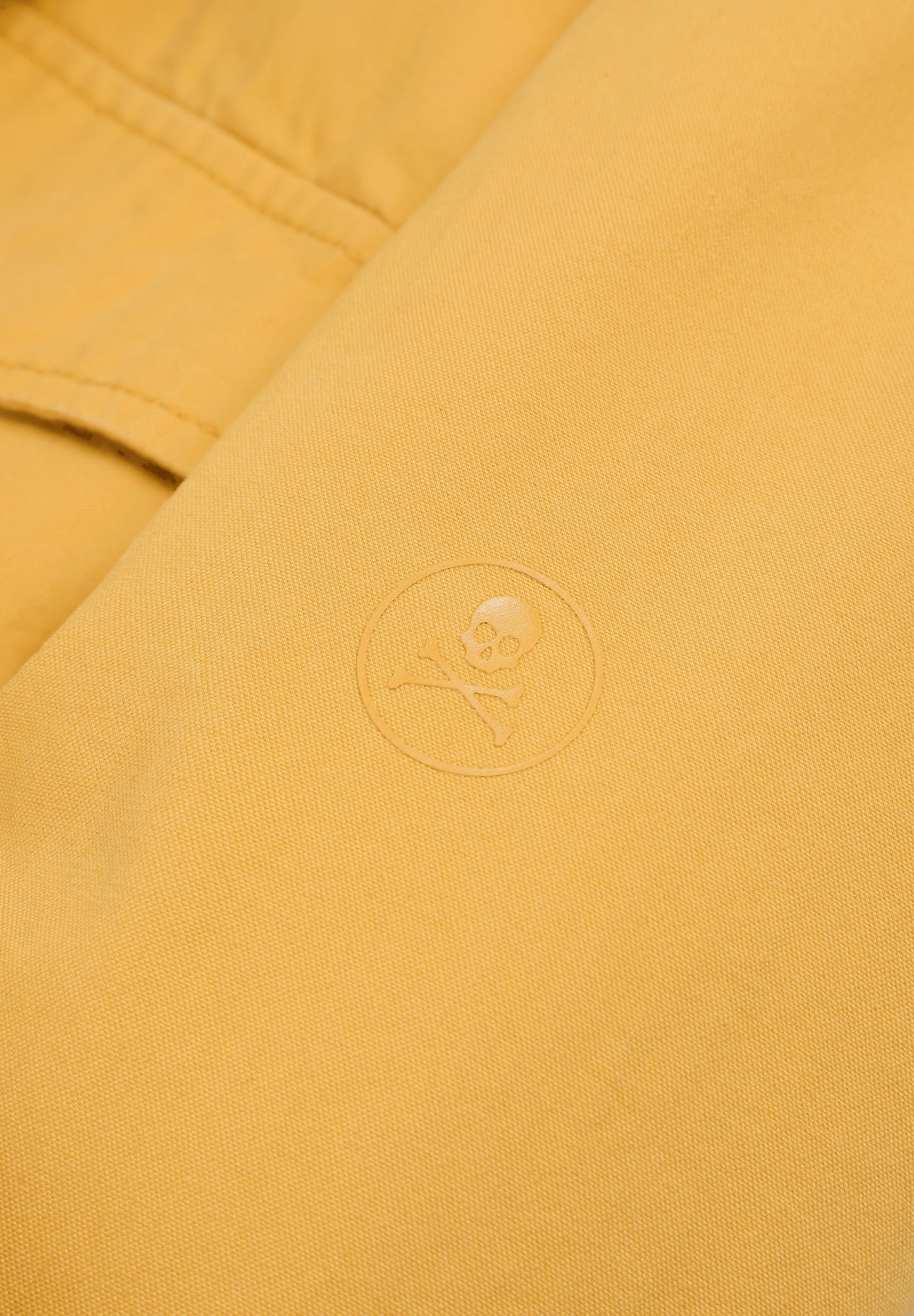 BLUSÃO MILITAR COM CAPUZ