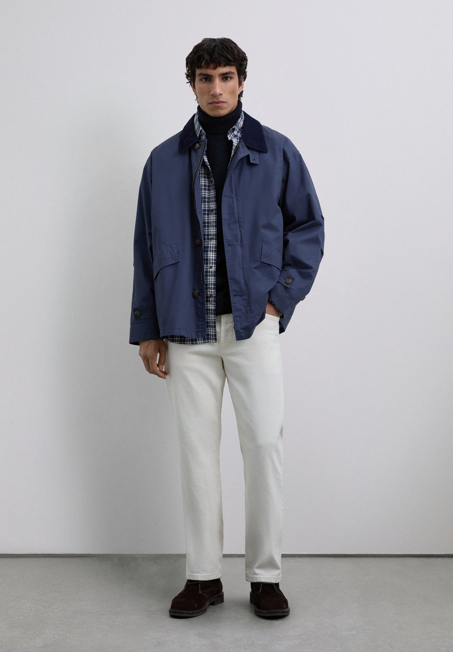 CASACO COM GOLA DE BOMBAZINA