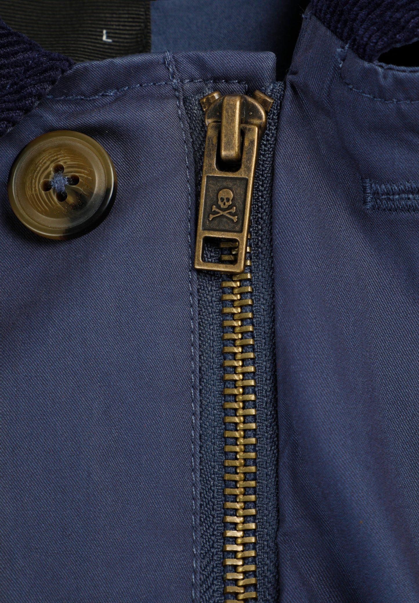 CASACO COM GOLA DE BOMBAZINA