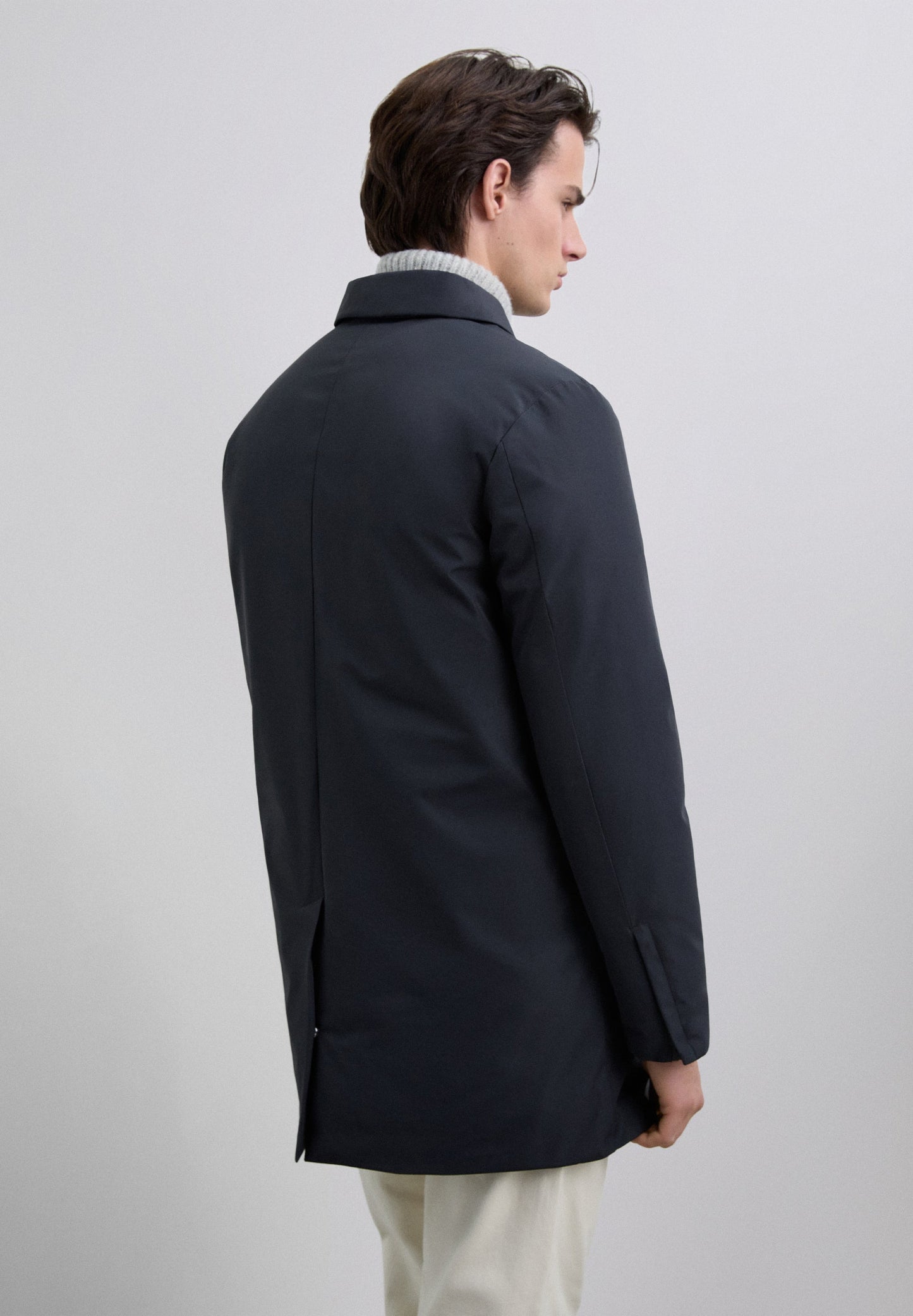 PARKA TÉCNICA COM BOLSOS E CAPUZ