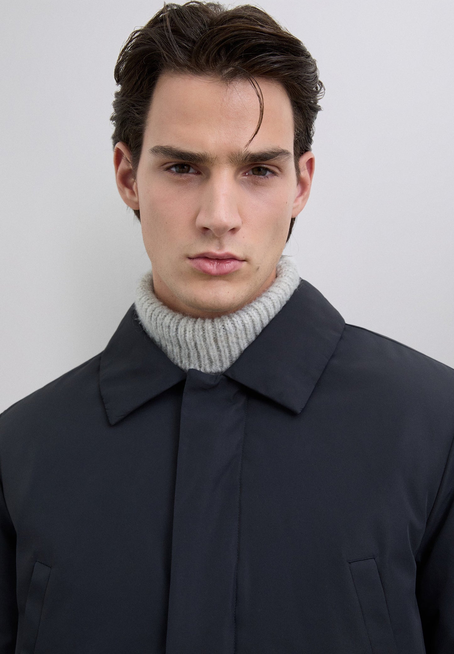 PARKA TÉCNICA COM BOLSOS E CAPUZ