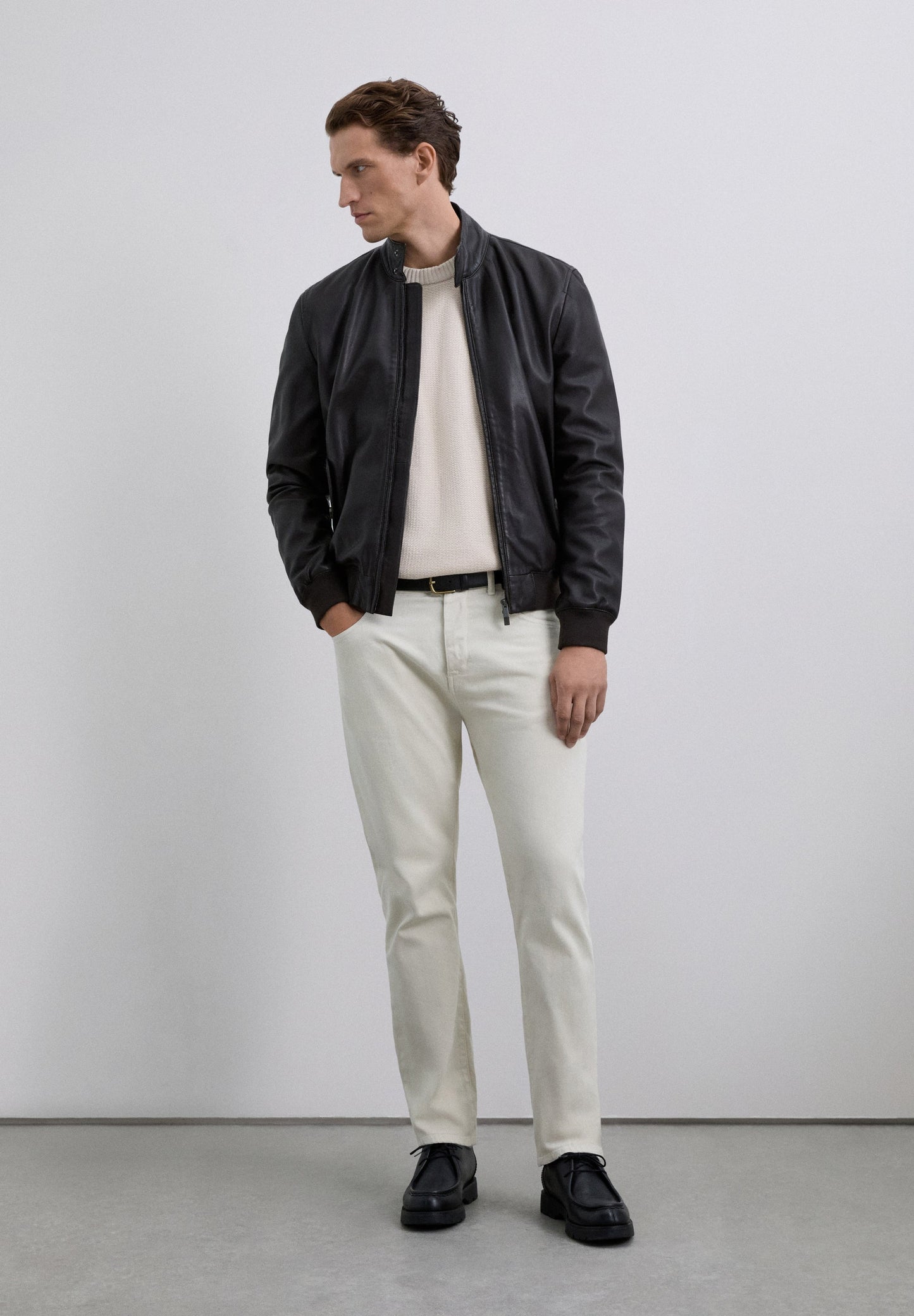 CALÇAS A DIREITO EM ALGODÃO