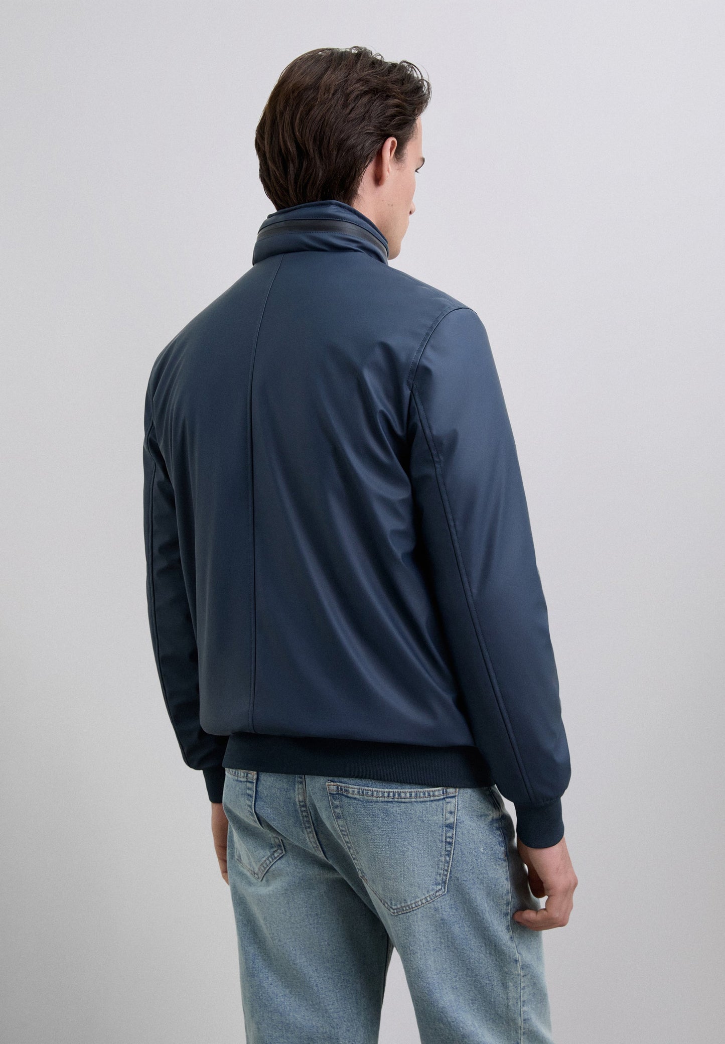 CARDIGAN COM CAPUZ IMPERMEÁVEL