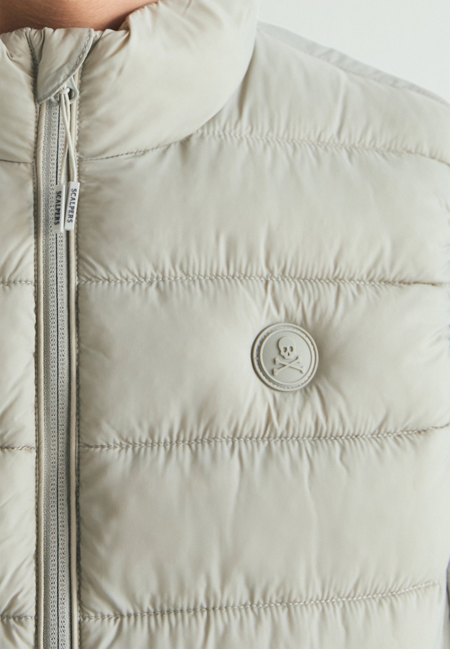 COLETE ACOLCHOADO LEVE