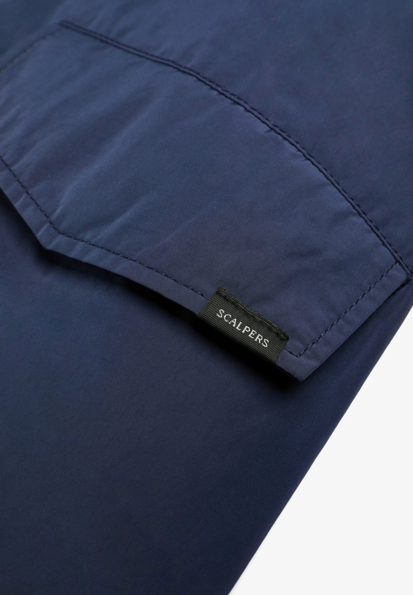 PARKA IMPERMEÁVEL COM LOGÓTIPO