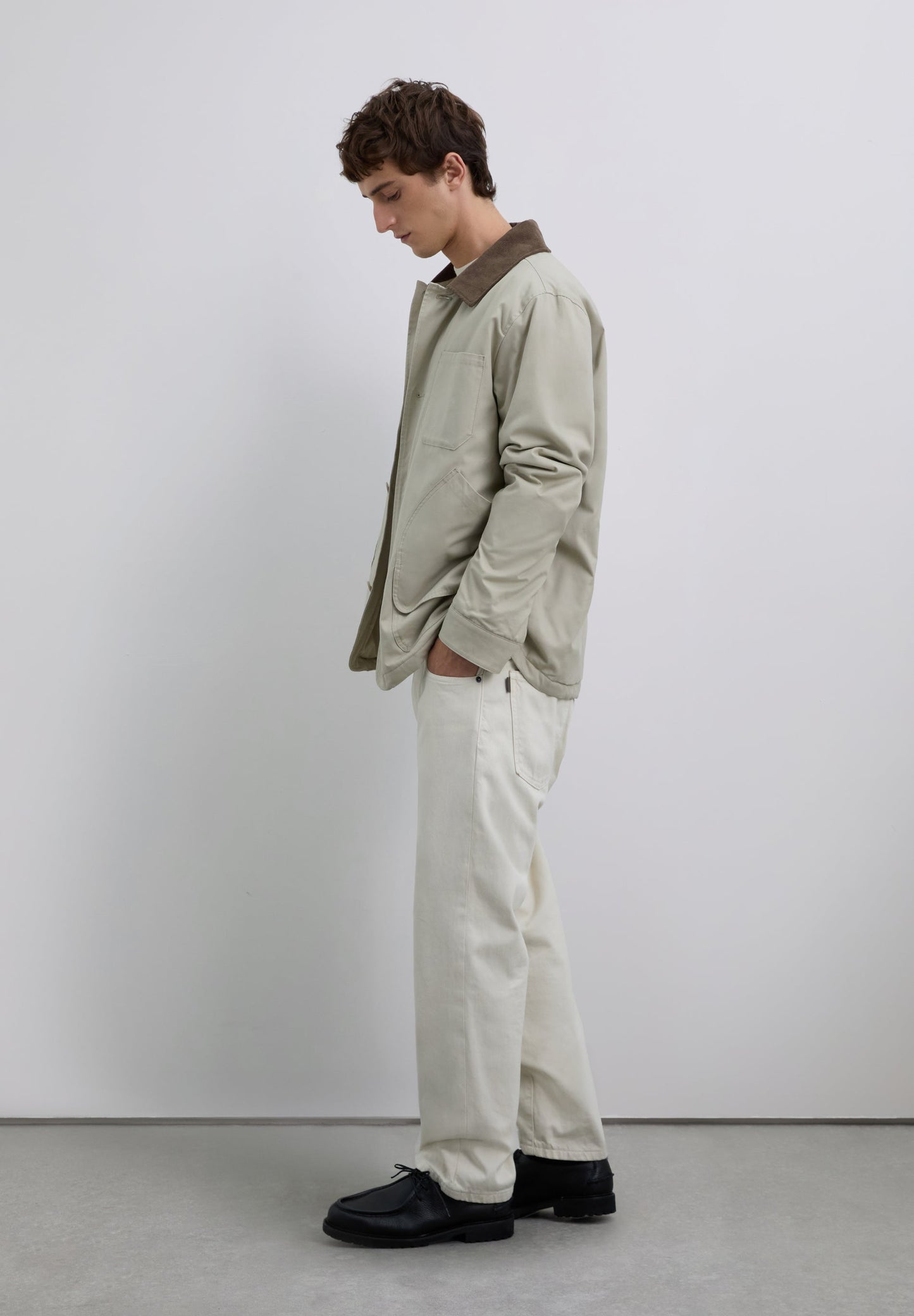 CASACO COM GOLA DE BOMBAZINA