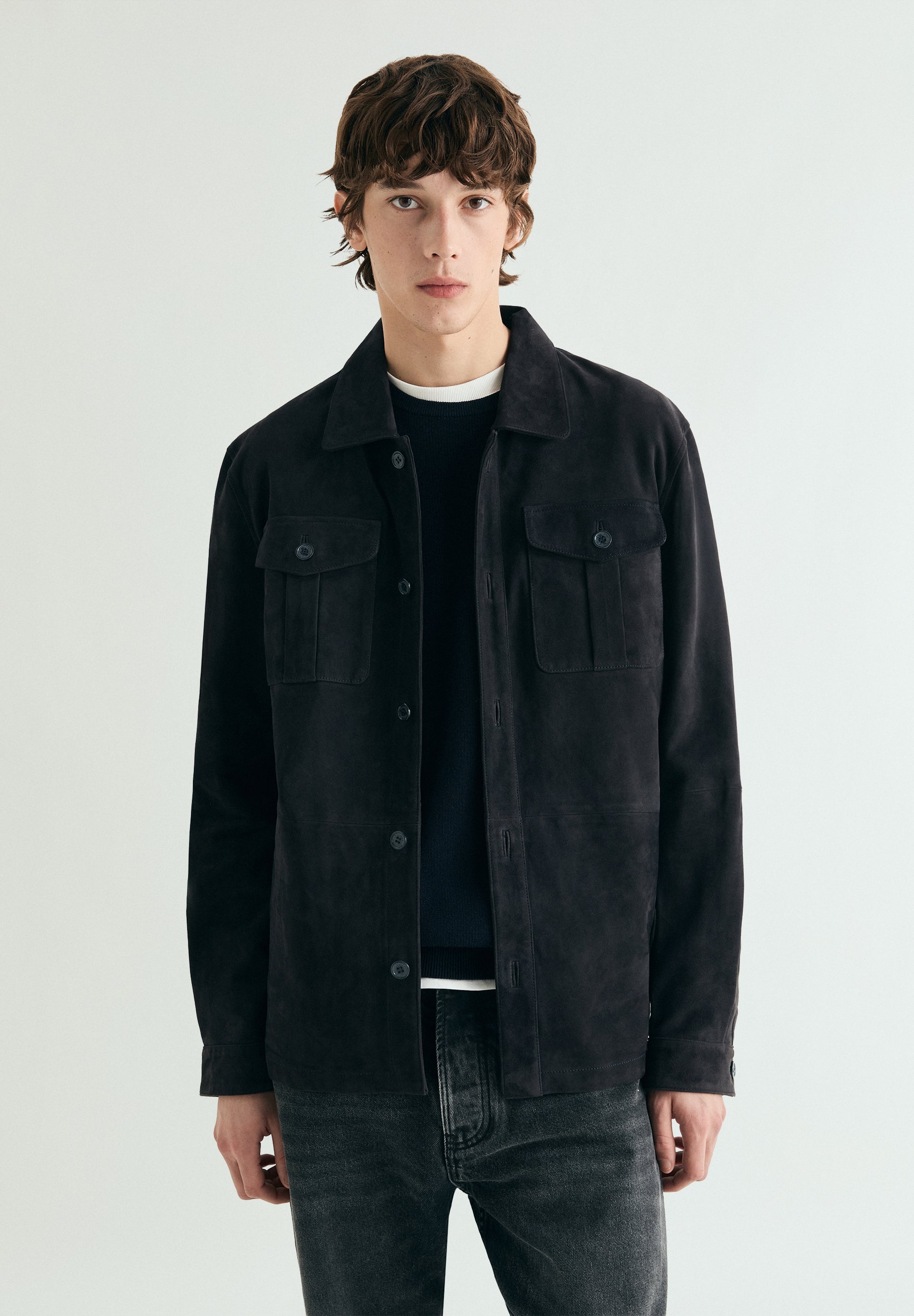 CAMISA COMPRIDA DE CAMURÇA COM BOLSOS