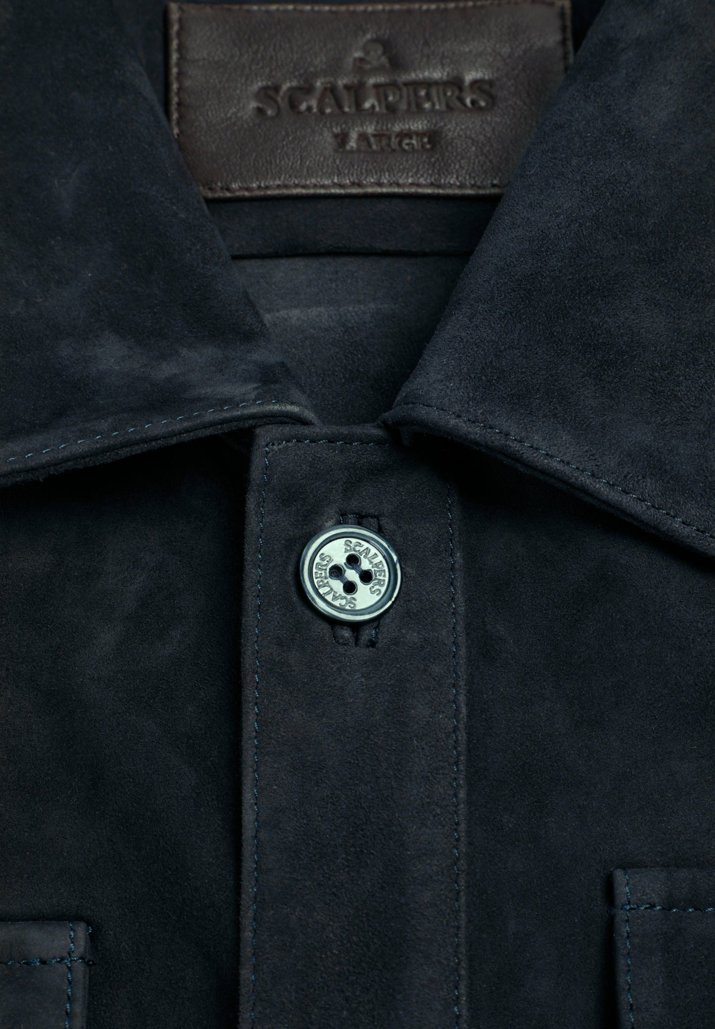 CAMISA COMPRIDA DE CAMURÇA COM BOLSOS