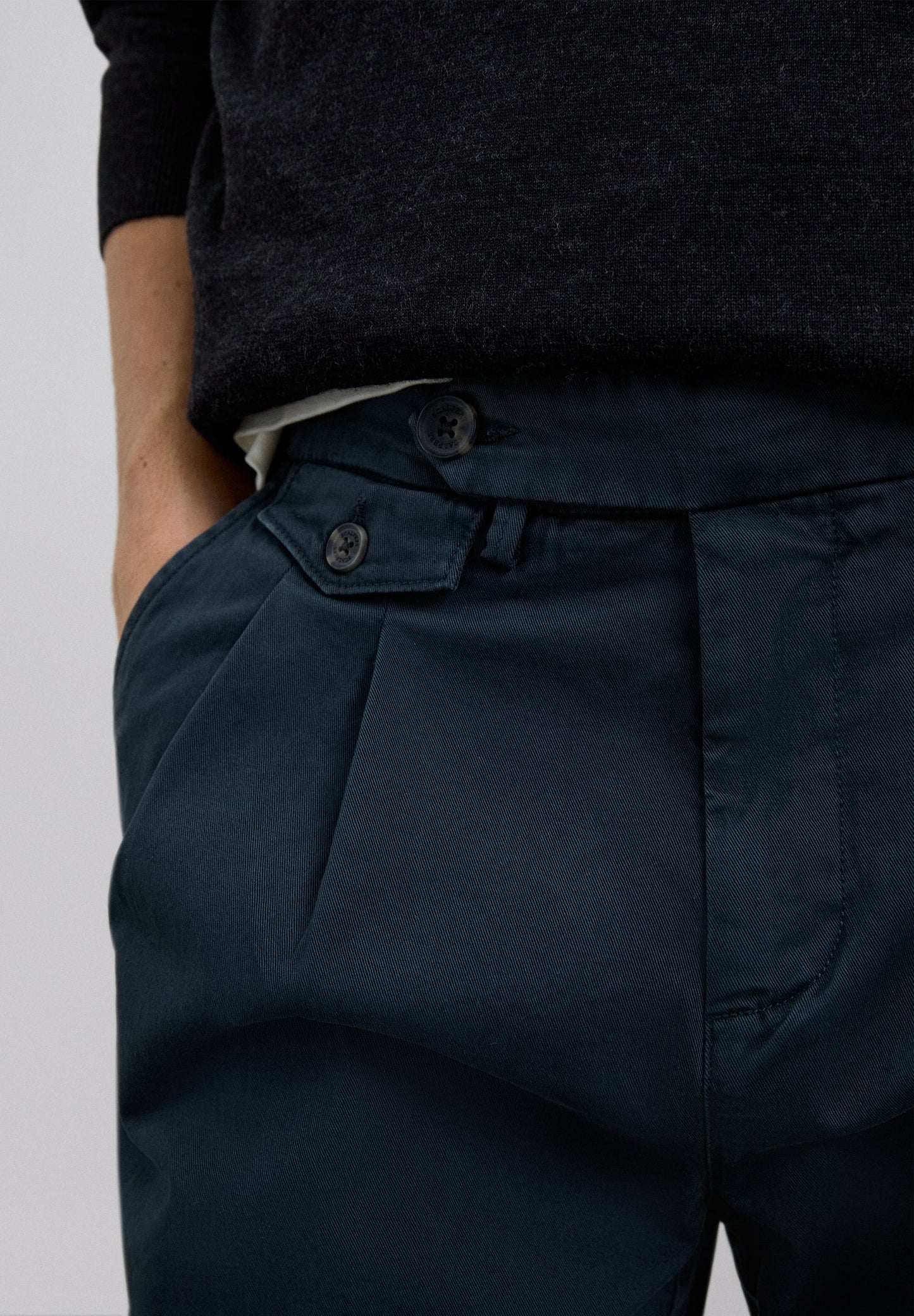 CALÇAS DE PINÇA DUPLA EM ALGODÃO