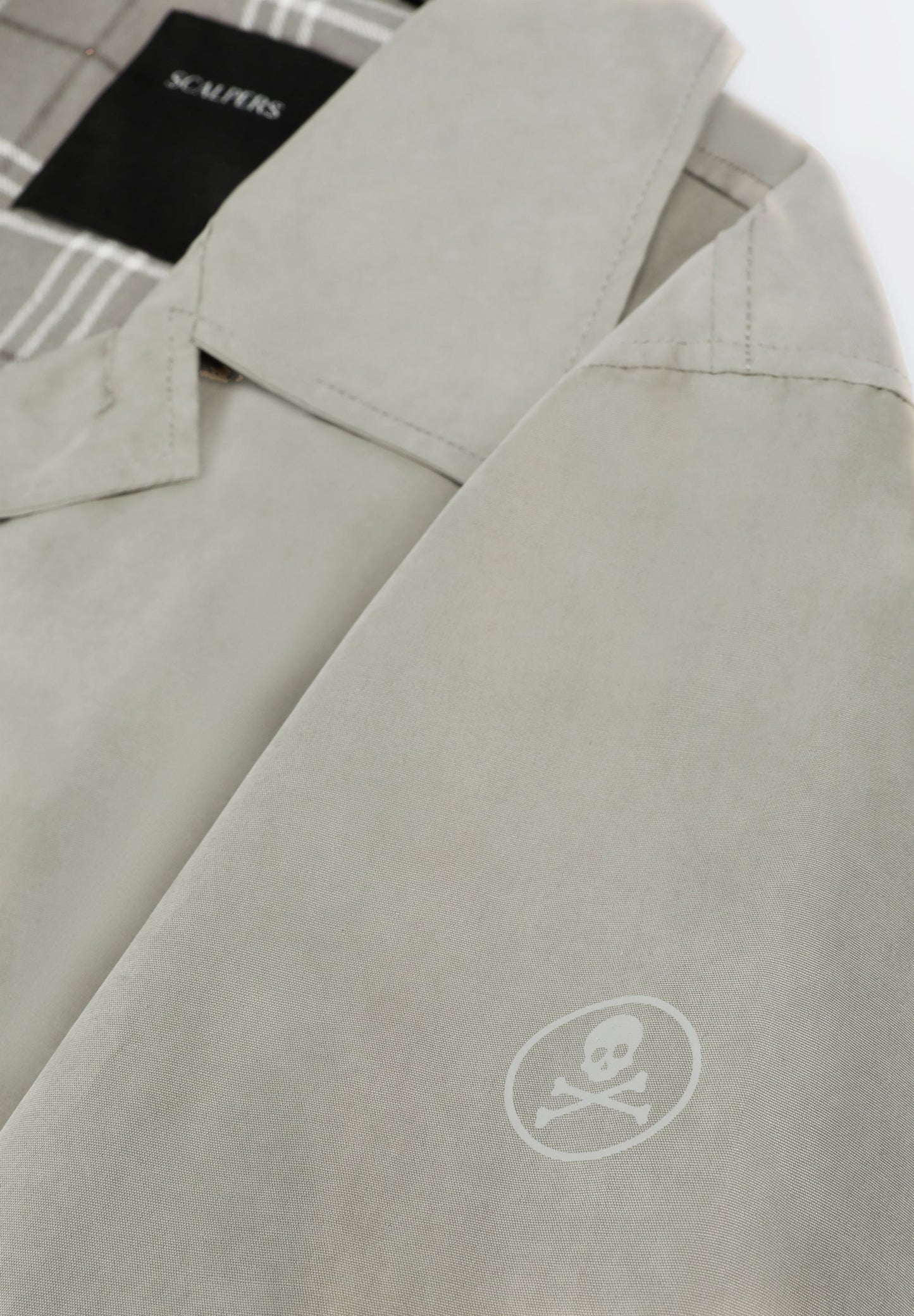 GABARDINA LIGEIRA PADRÃO SKULL