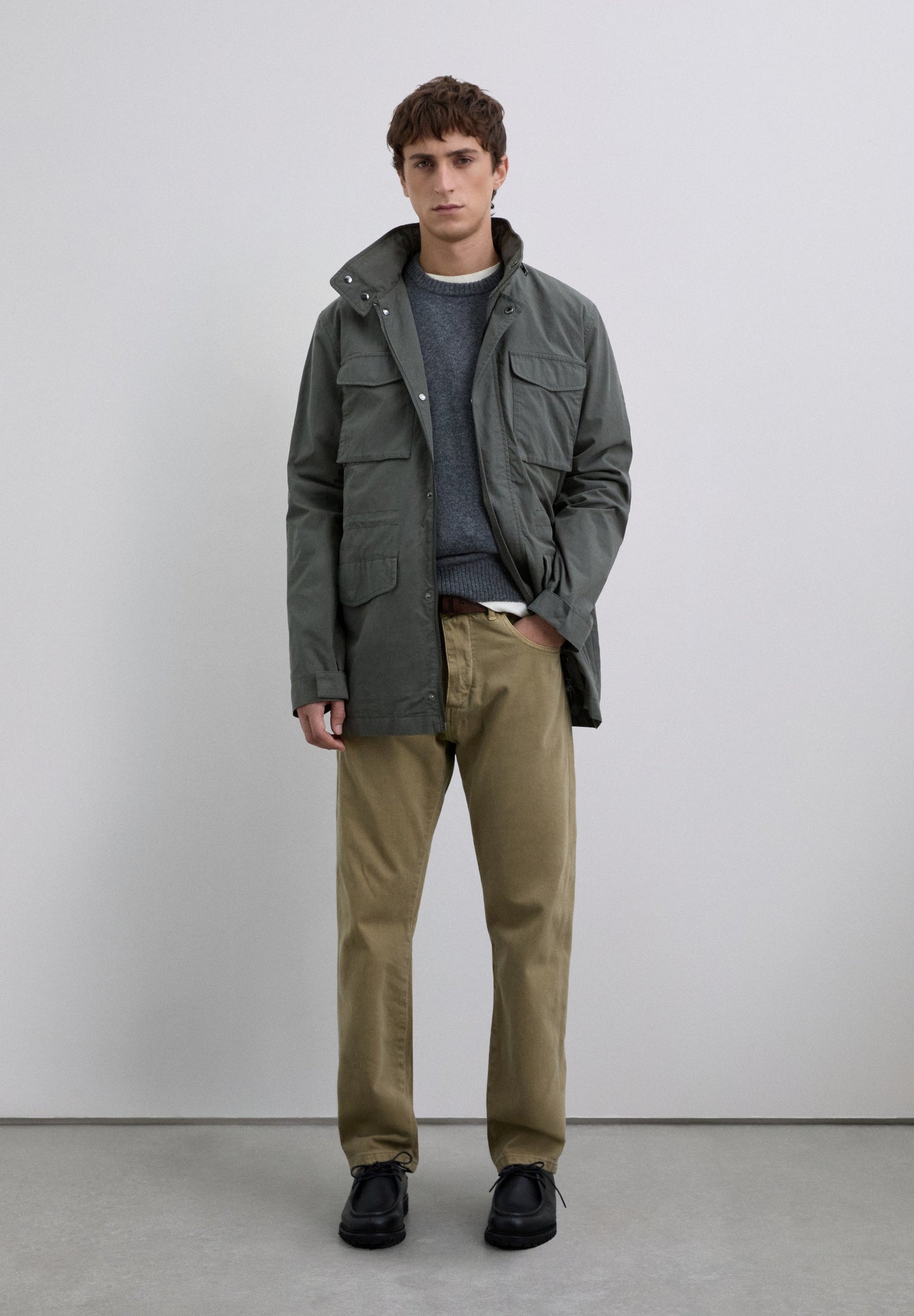 PARKA MILITAR COM LOGÓTIPO