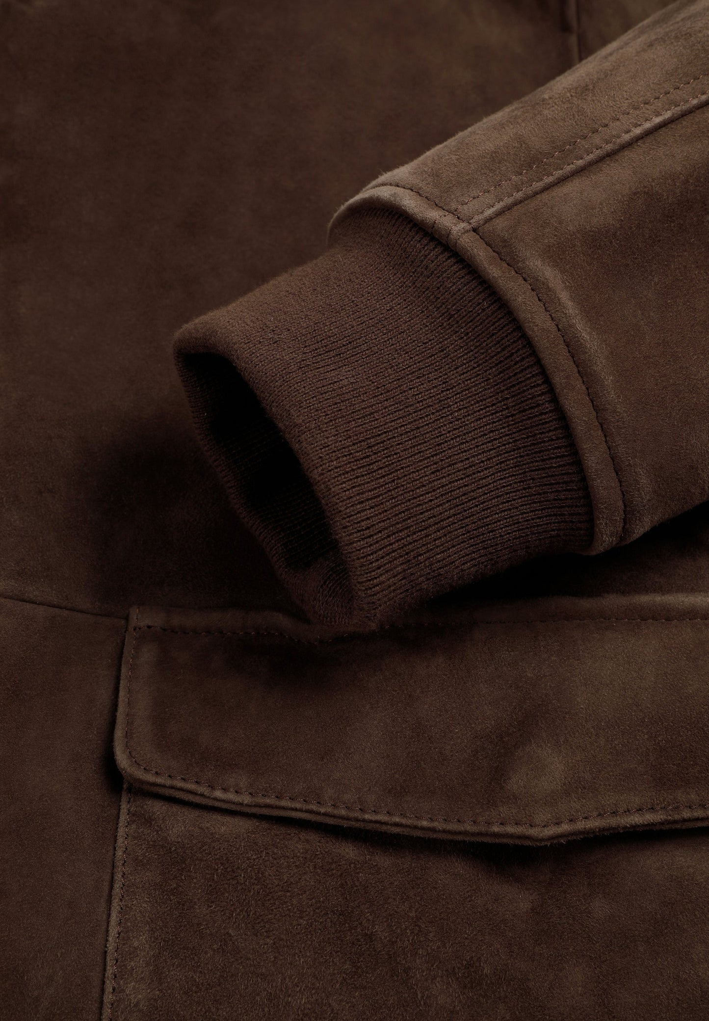 BLUSÃO EM PELE DE CAMURÇA