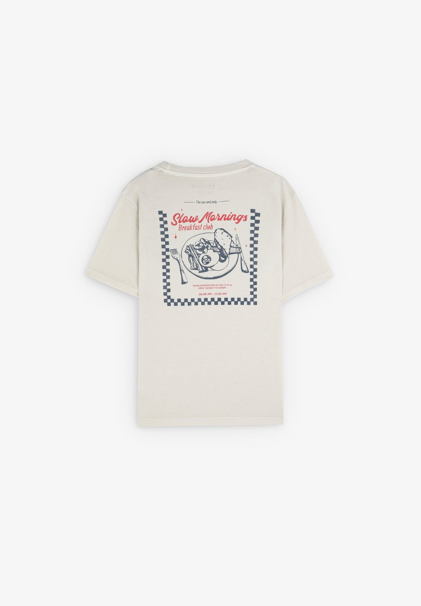 T-SHIRT COM PADRÃO BREAKFAST