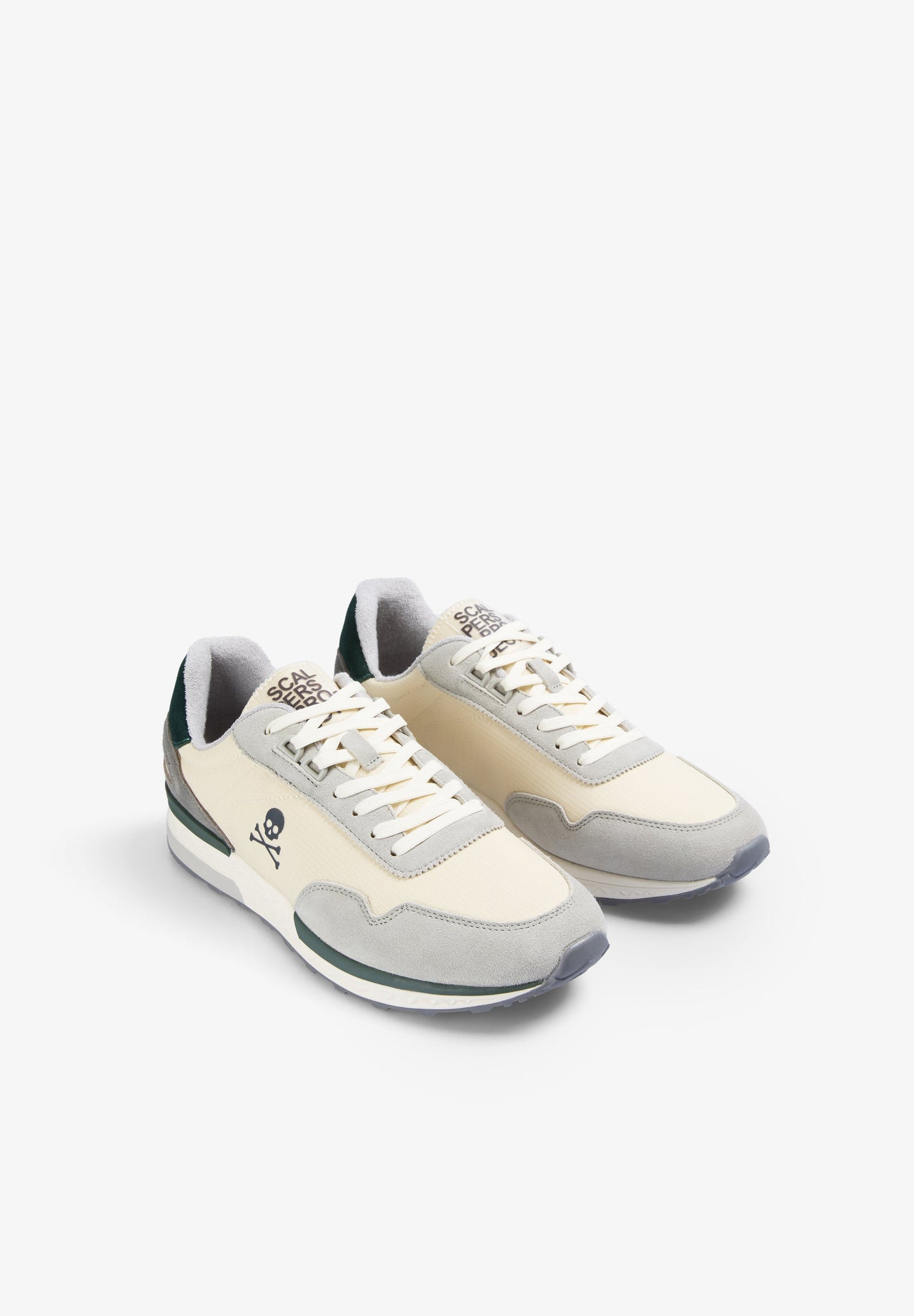 SAPATILHAS COM SKULL LATERAL