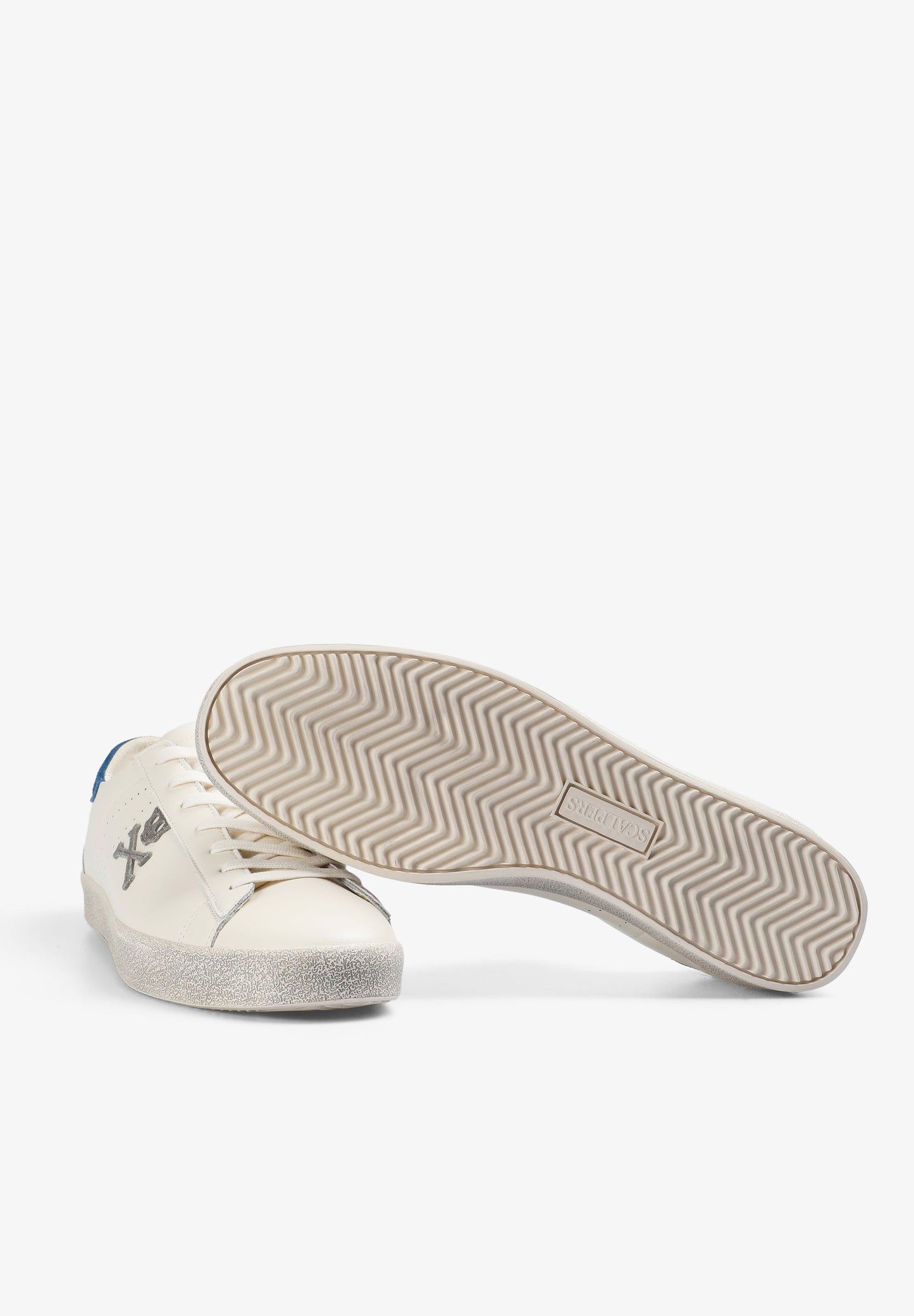 SAPATILHAS COM SKULL E SOLA DE CASCO