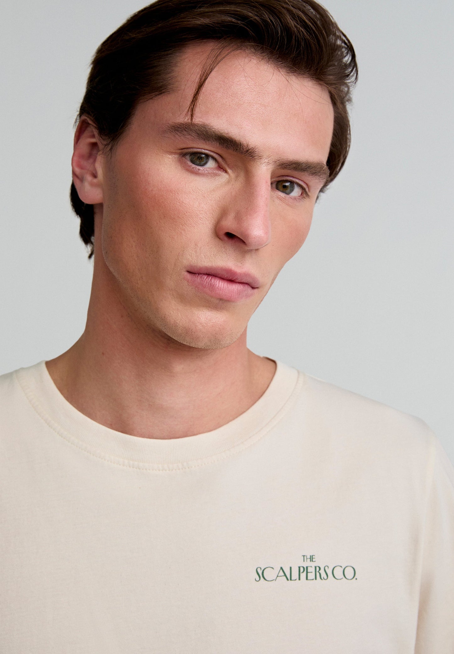 T-SHIRT COM PADRÃO MAGAZINE