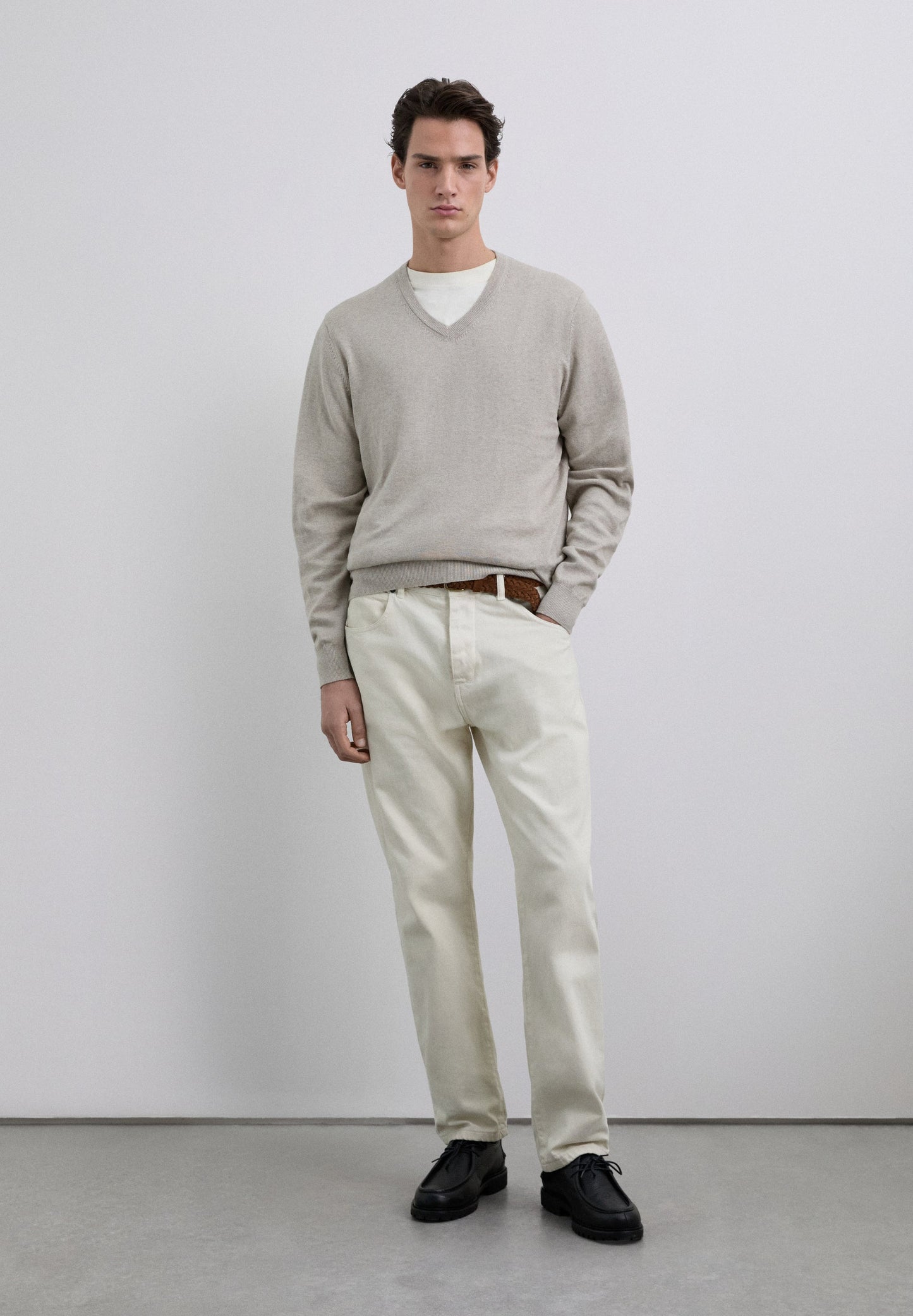 CAMISOLA EM BICO COM LOGÓTIPO