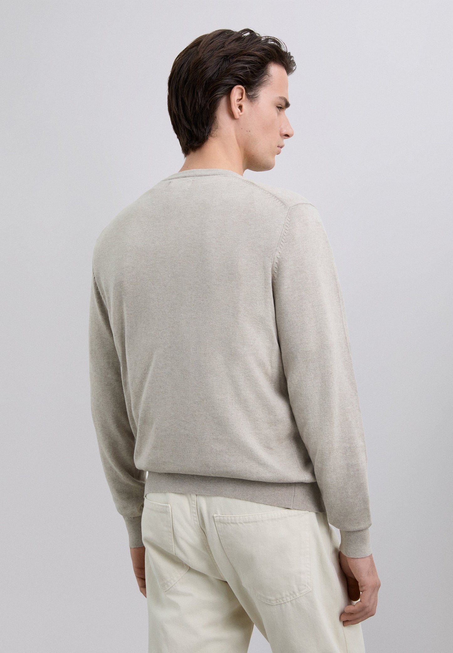 CAMISOLA EM BICO COM LOGÓTIPO