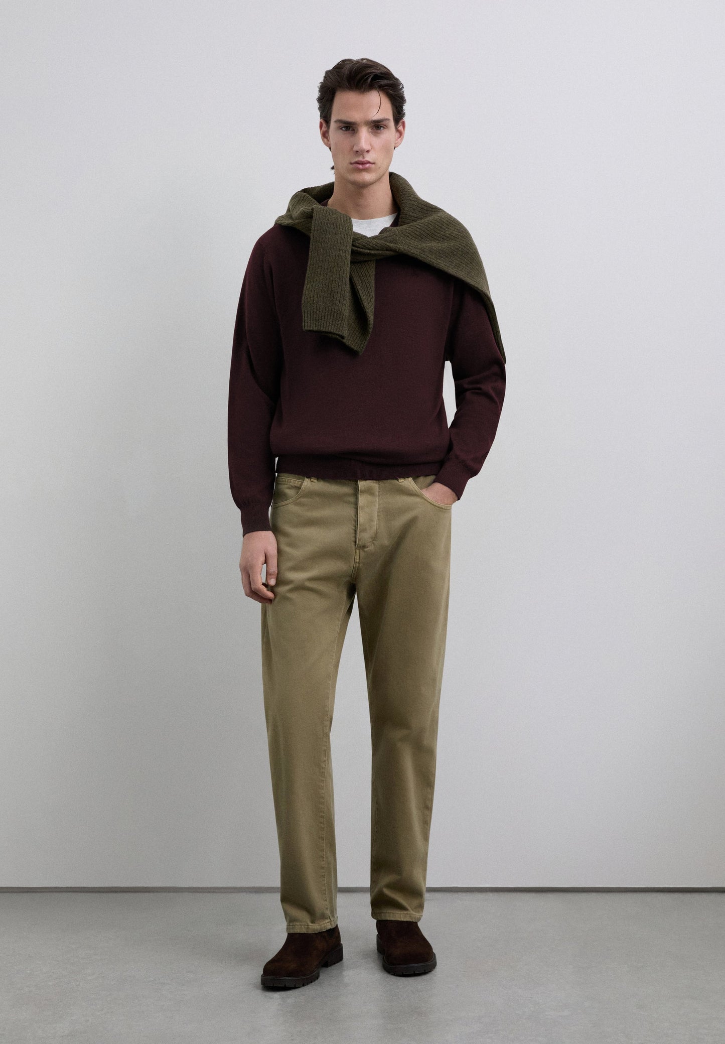 CAMISOLA EM BICO COM LOGÓTIPO